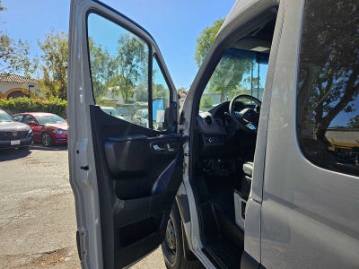 2026 Mercedes-Benz Sprinter Crew 2500 Standard Roof I4 Diesel HO 144 AWD