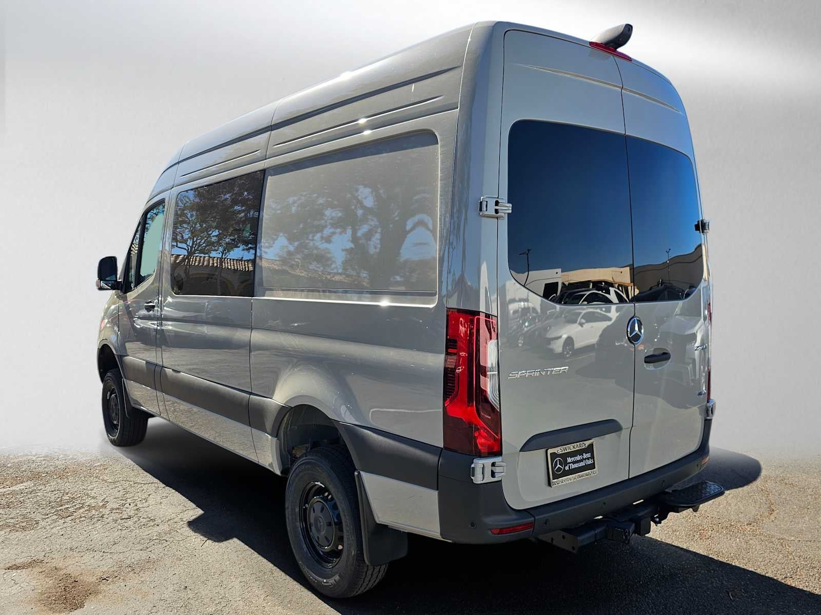 2026 Mercedes-Benz Sprinter Crew 2500 Standard Roof I4 Diesel HO 144 AWD