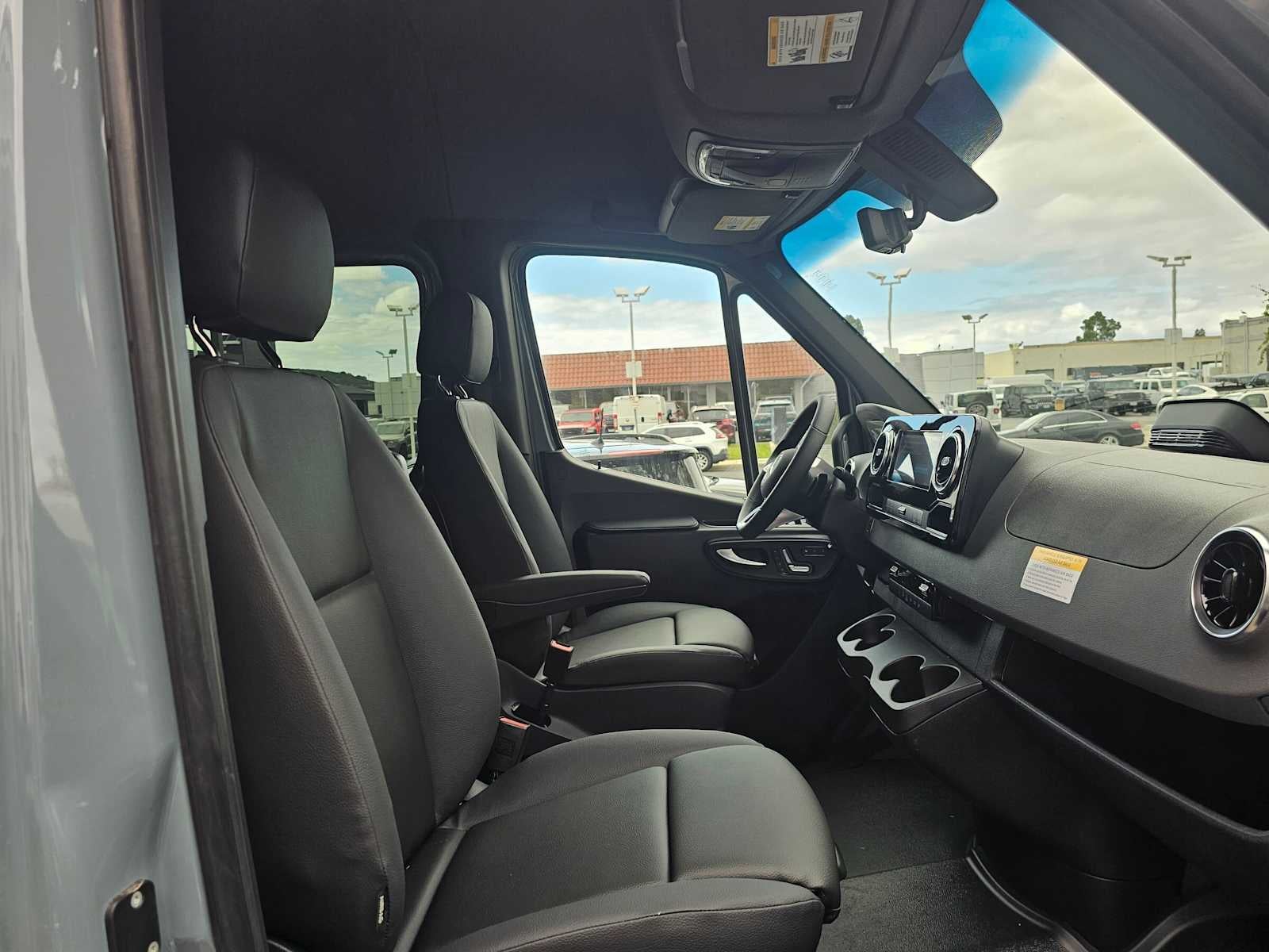 2026 Mercedes-Benz Sprinter Crew 2500 Standard Roof I4 Diesel HO 144 AWD