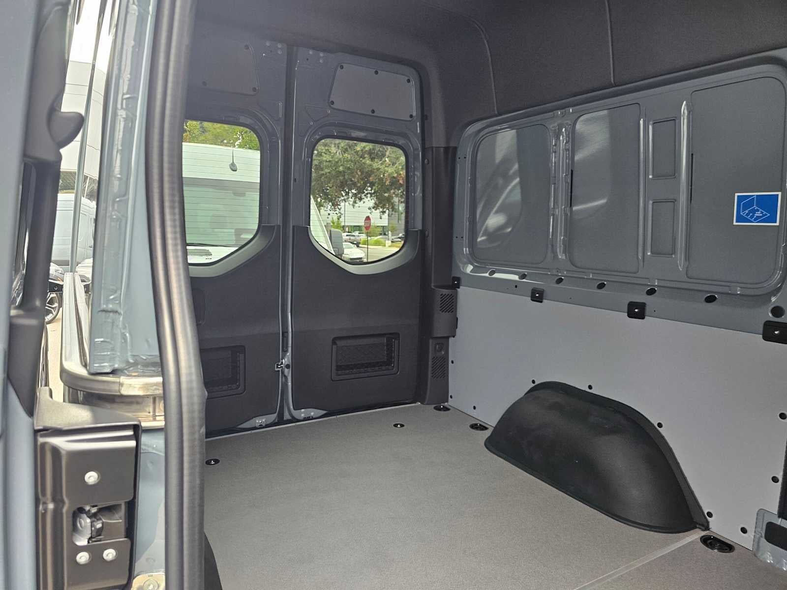 2026 Mercedes-Benz Sprinter Crew 2500 Standard Roof I4 Diesel HO 144 AWD