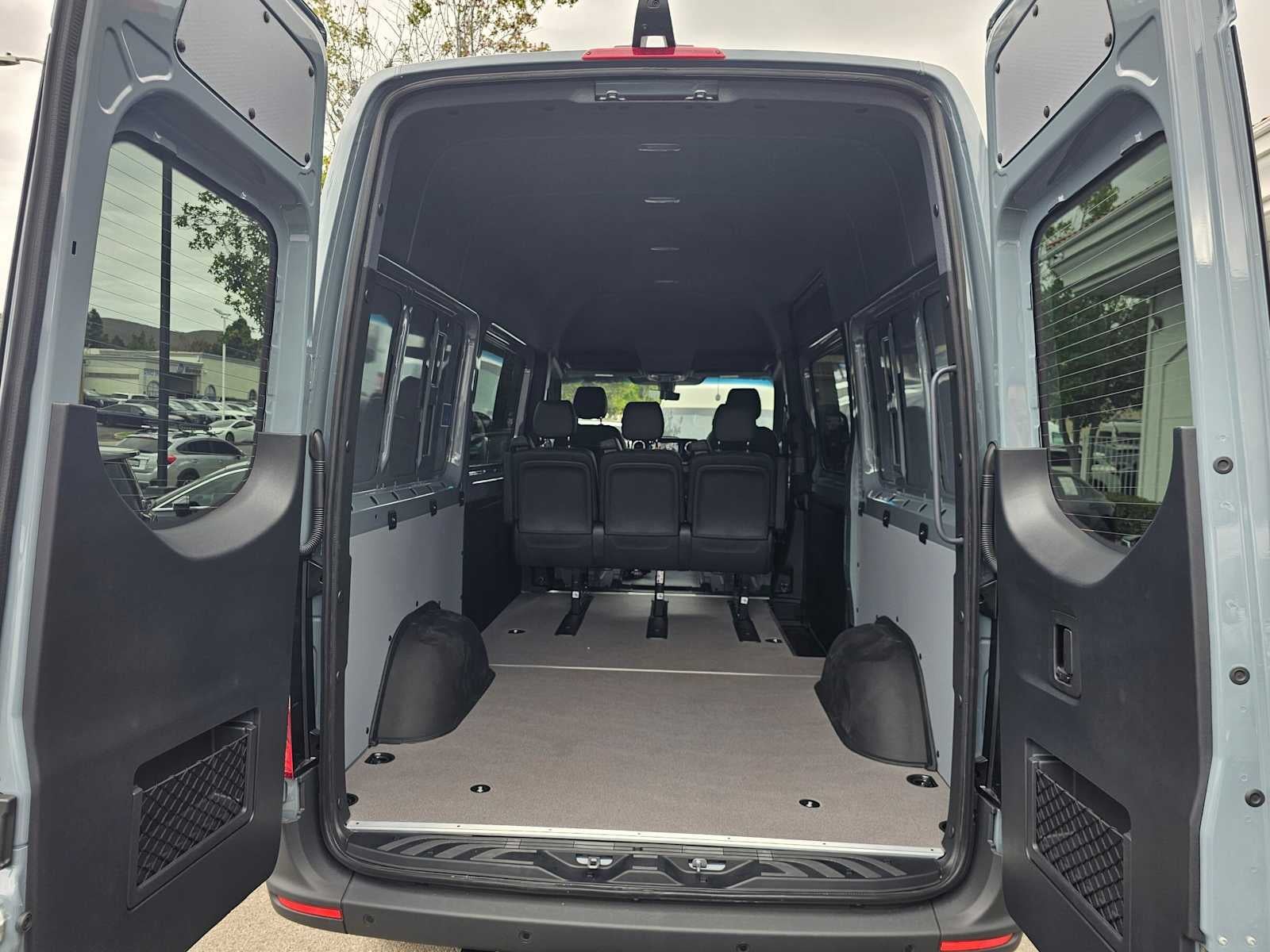 2026 Mercedes-Benz Sprinter Crew 2500 Standard Roof I4 Diesel HO 144 AWD