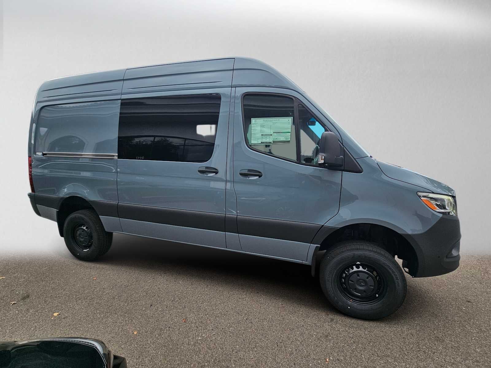 2026 Mercedes-Benz Sprinter Crew 2500 Standard Roof I4 Diesel HO 144 AWD
