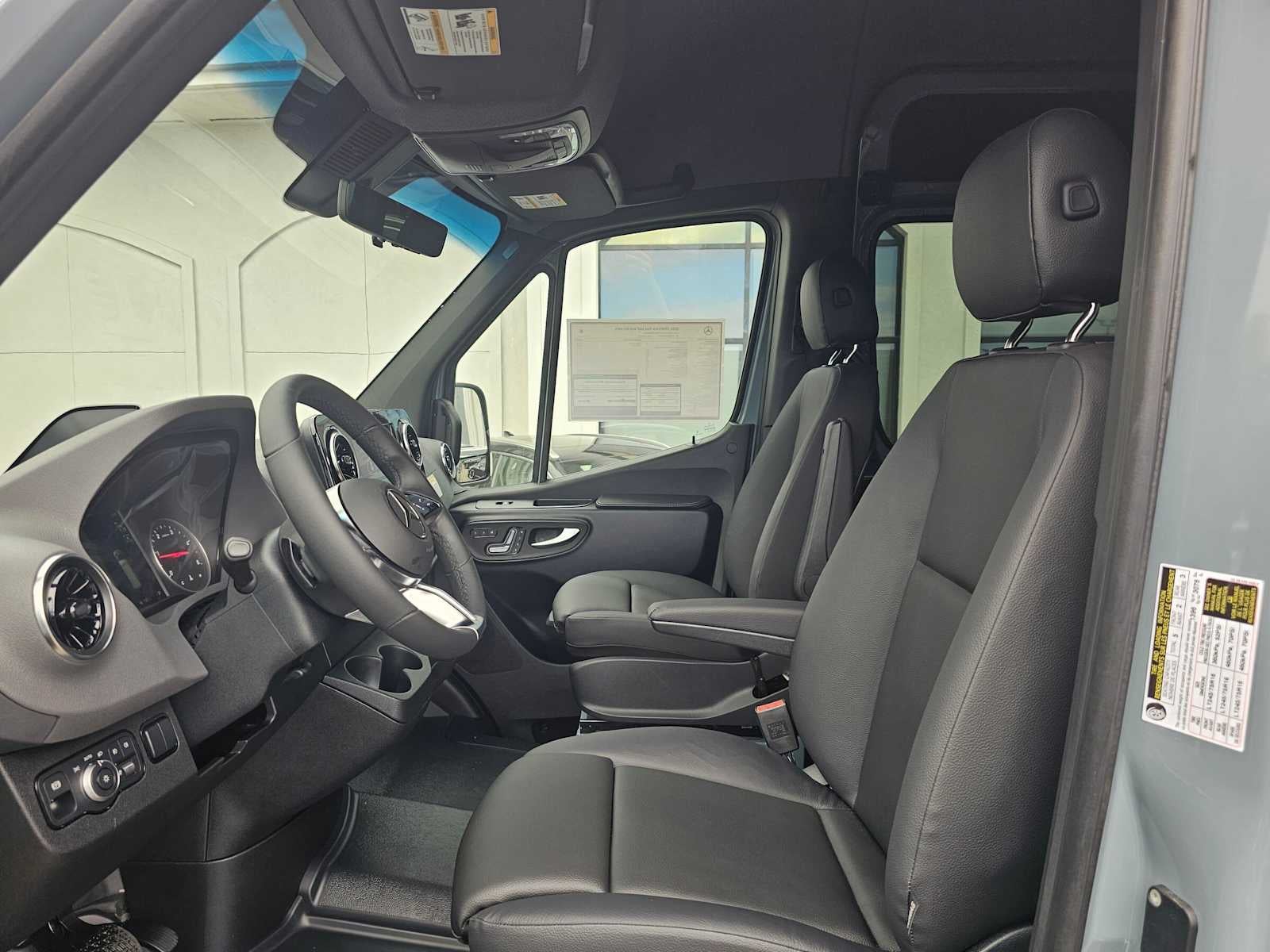 2026 Mercedes-Benz Sprinter Crew 2500 Standard Roof I4 Diesel HO 144 AWD