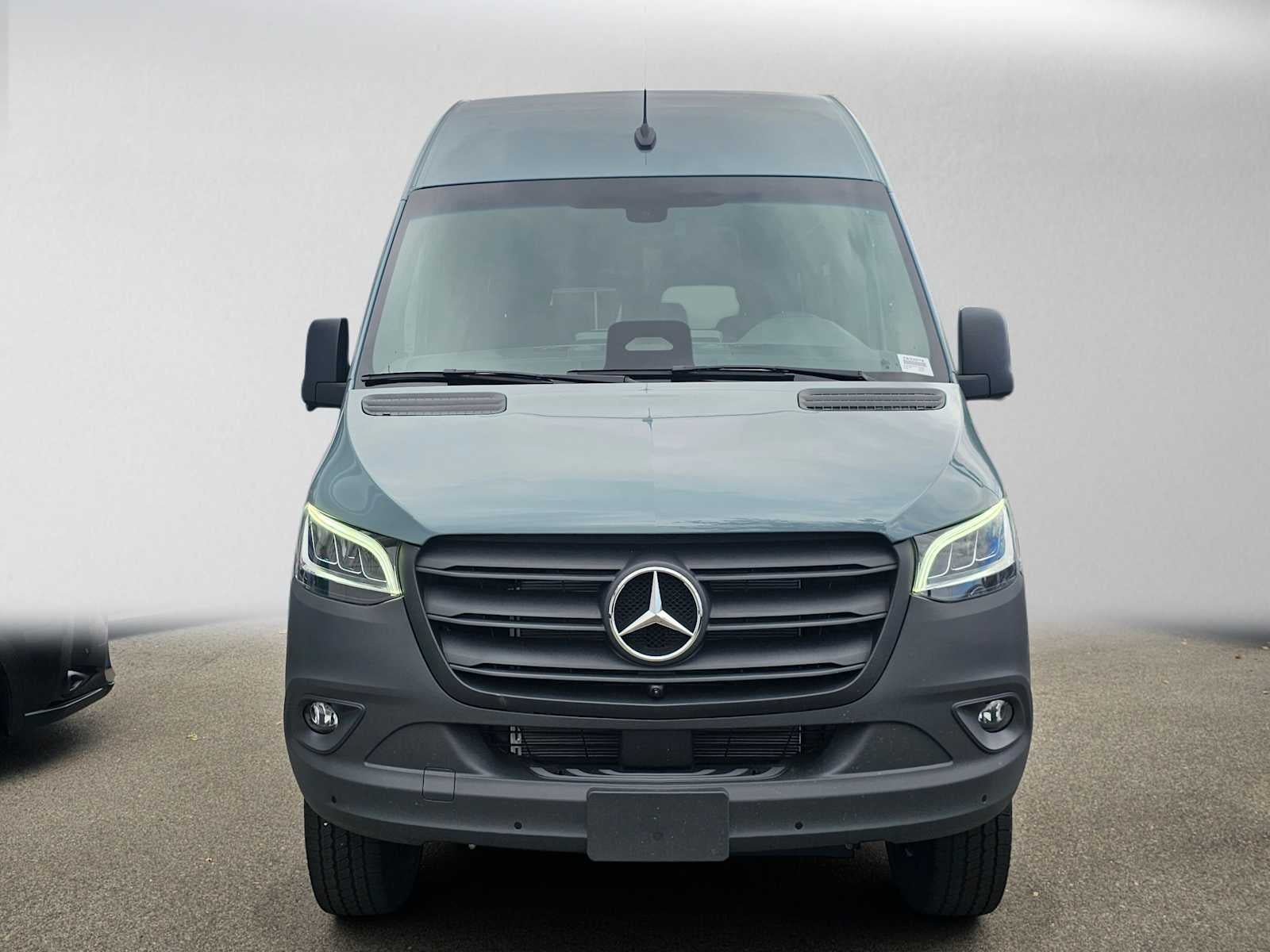2026 Mercedes-Benz Sprinter Crew 2500 Standard Roof I4 Diesel HO 144 AWD