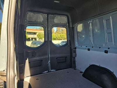 2026 Mercedes-Benz Sprinter Crew 2500 Standard Roof I4 Diesel HO 144 AWD
