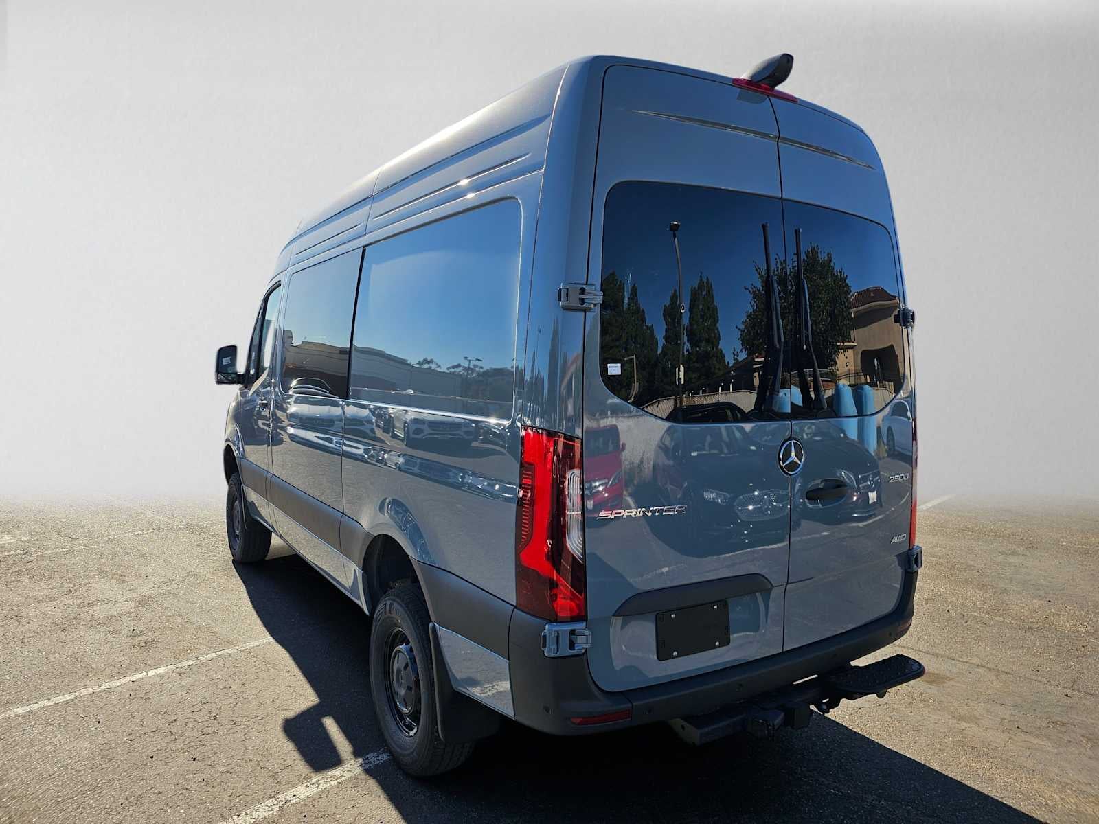 2026 Mercedes-Benz Sprinter Crew 2500 Standard Roof I4 Diesel HO 144 AWD