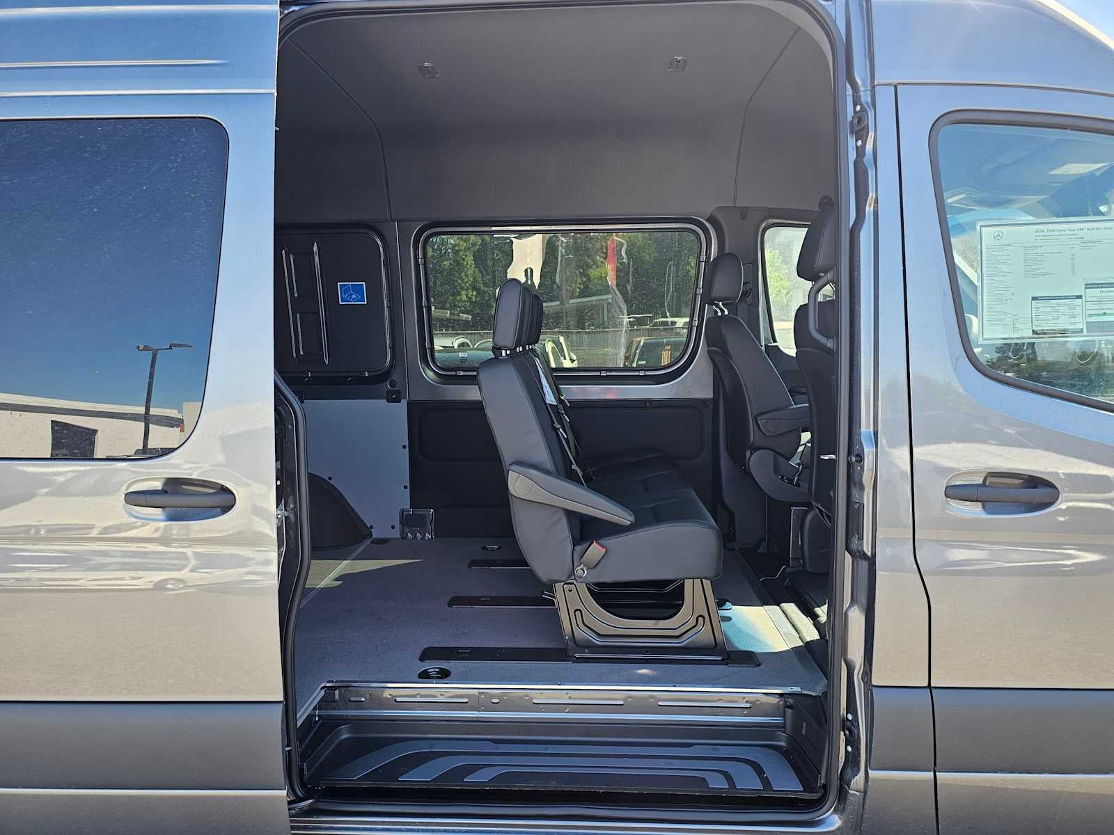 2026 Mercedes-Benz Sprinter 2500 Standard Roof I4 Diesel HO 144 AWD