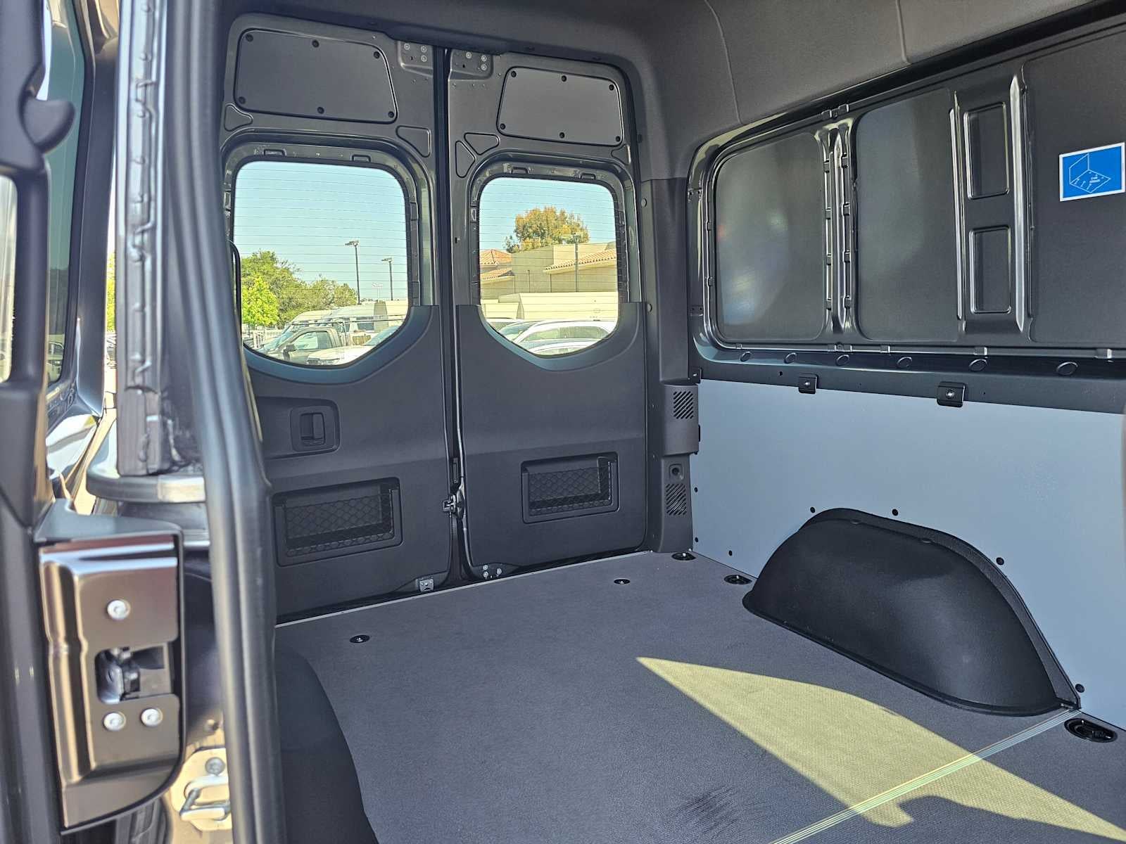 2026 Mercedes-Benz Sprinter 2500 Standard Roof I4 Diesel HO 144 AWD