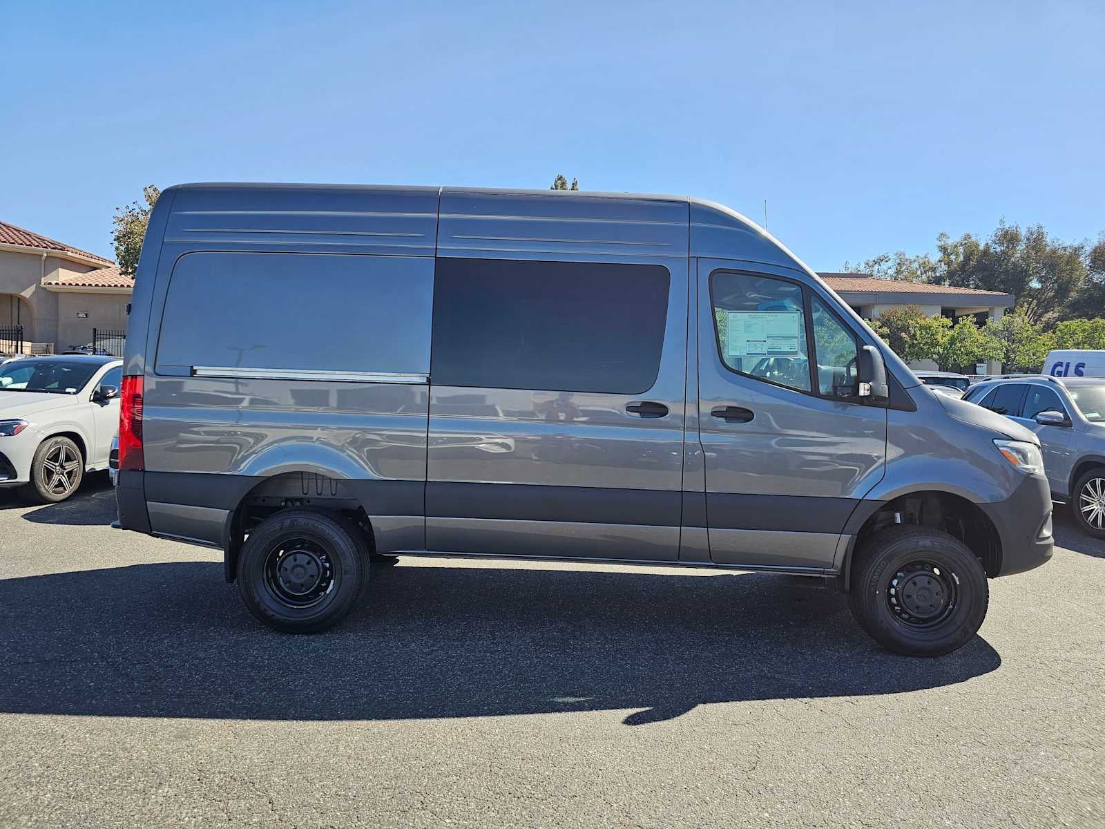 2026 Mercedes-Benz Sprinter 2500 Standard Roof I4 Diesel HO 144 AWD