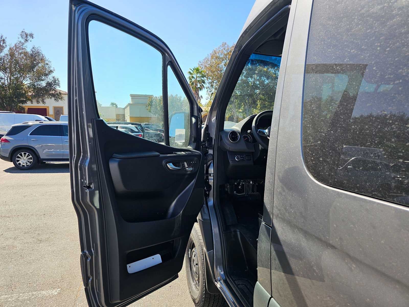 2026 Mercedes-Benz Sprinter 2500 Standard Roof I4 Diesel HO 144 AWD