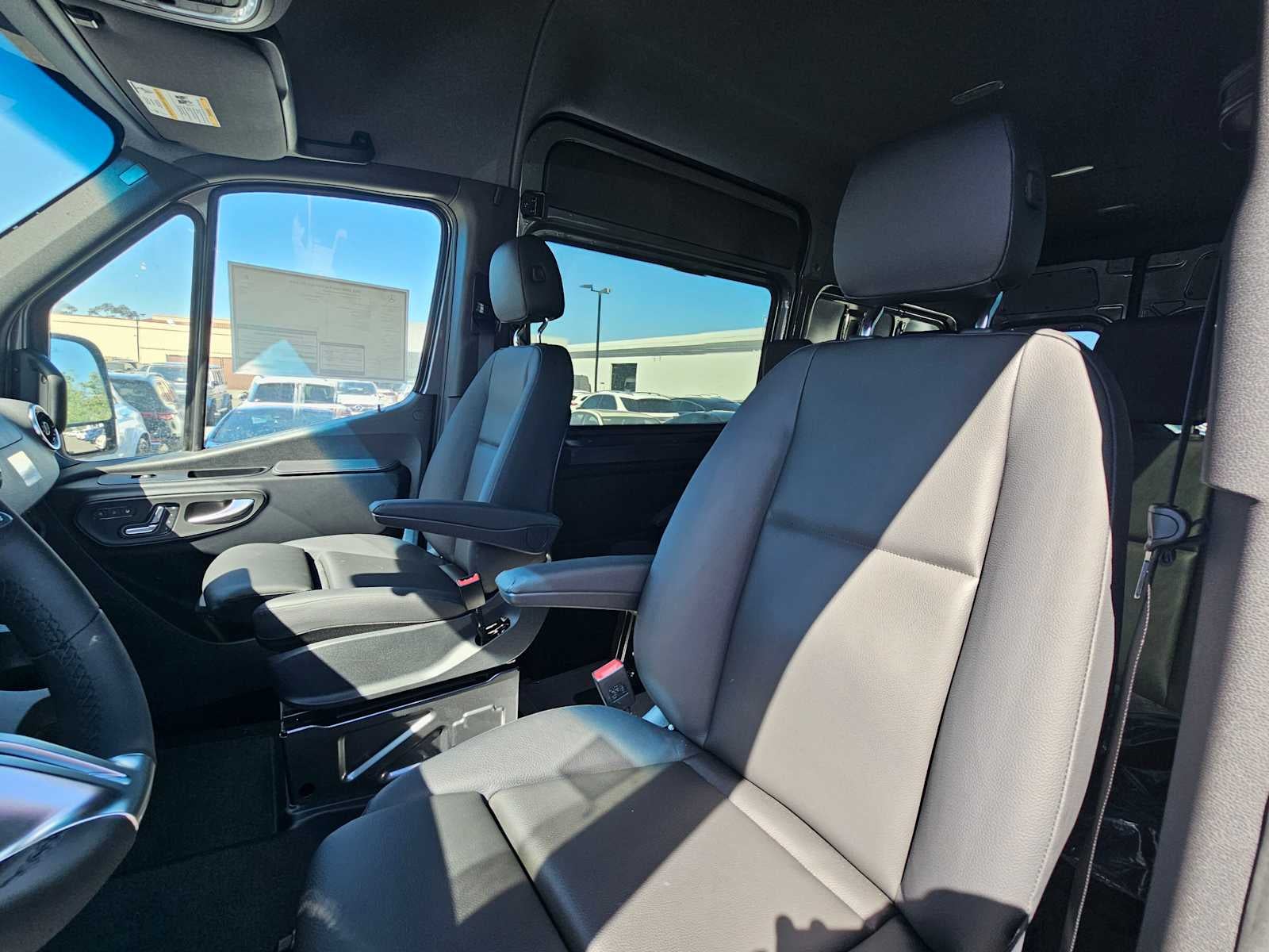 2026 Mercedes-Benz Sprinter 2500 Standard Roof I4 Diesel HO 144 AWD