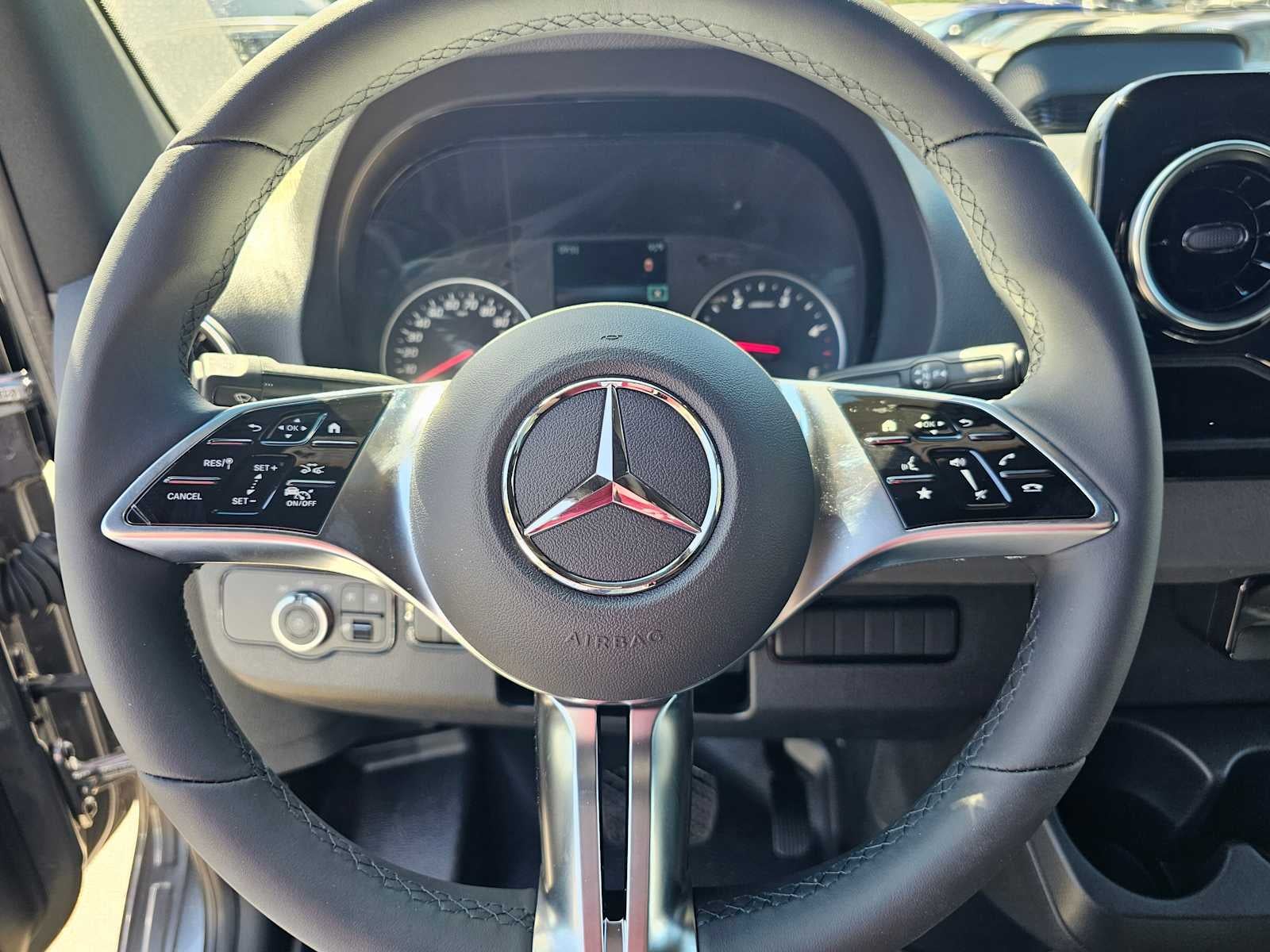 2026 Mercedes-Benz Sprinter 2500 Standard Roof I4 Diesel HO 144 AWD