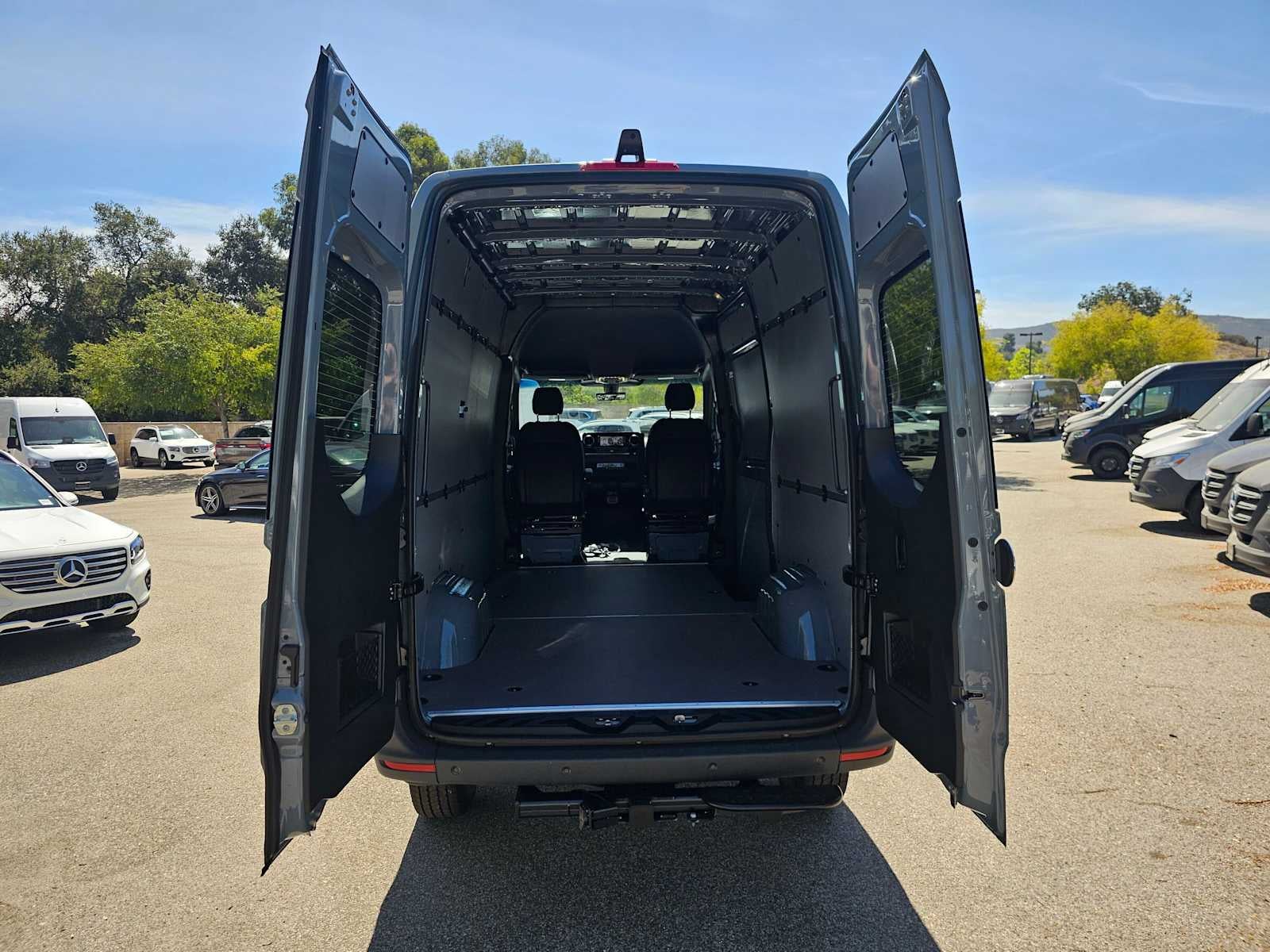 2026 Mercedes-Benz Sprinter Cargo 2500 Standard Roof I4 Diesel HO 144 AWD