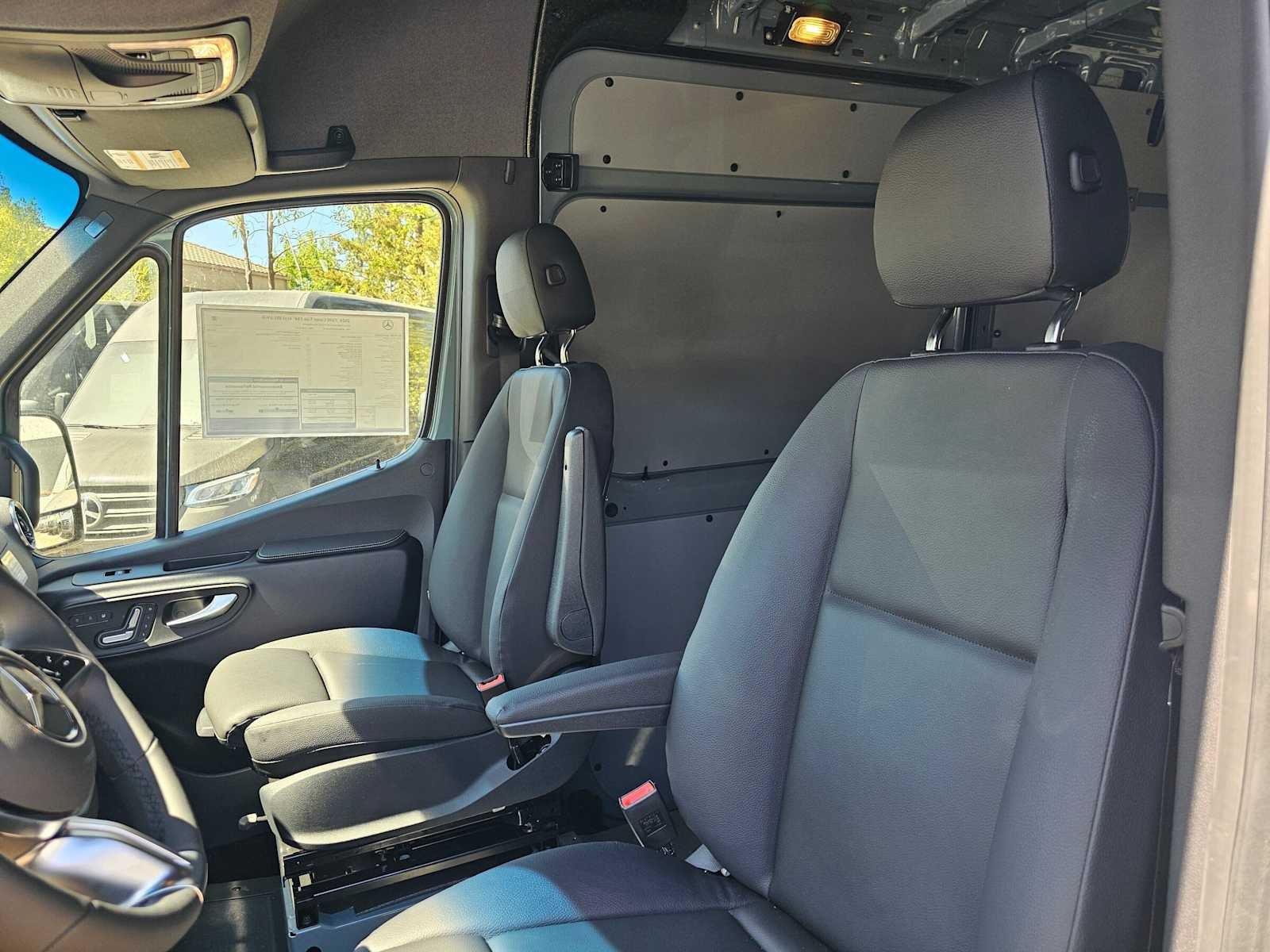 2026 Mercedes-Benz Sprinter Cargo 2500 Standard Roof I4 Diesel HO 144 AWD