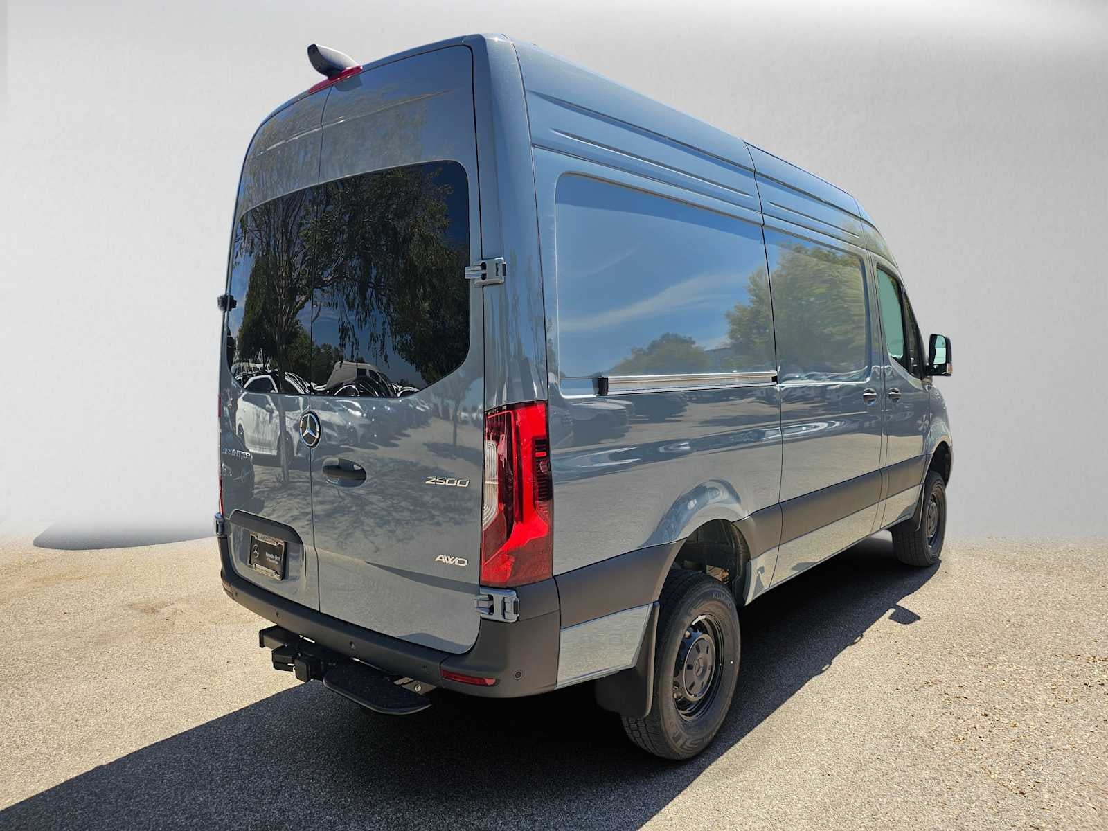 2026 Mercedes-Benz Sprinter Cargo 2500 Standard Roof I4 Diesel HO 144 AWD
