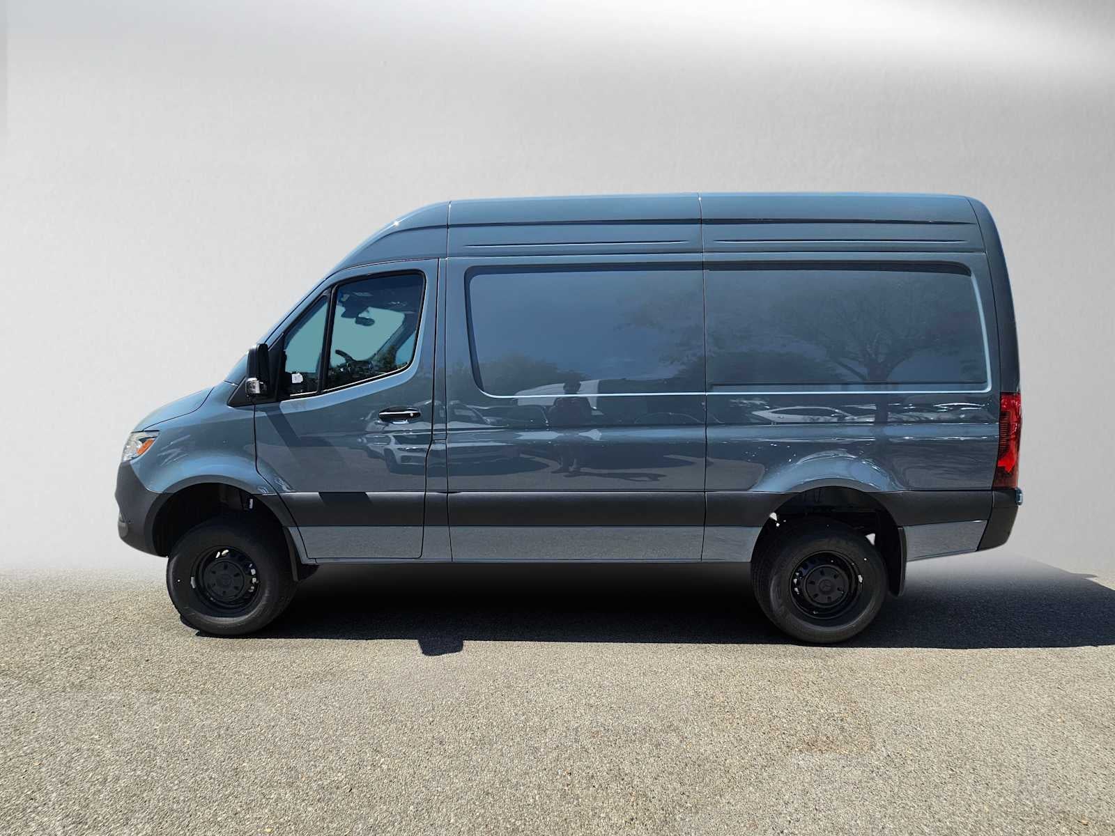 2026 Mercedes-Benz Sprinter Cargo 2500 Standard Roof I4 Diesel HO 144 AWD