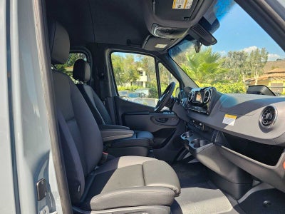 2026 Mercedes-Benz Sprinter Crew 2500 Standard Roof I4 Diesel HO 144 AWD