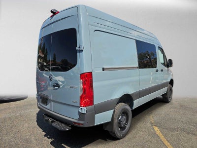 2026 Mercedes-Benz Sprinter Crew 2500 Standard Roof I4 Diesel HO 144 AWD