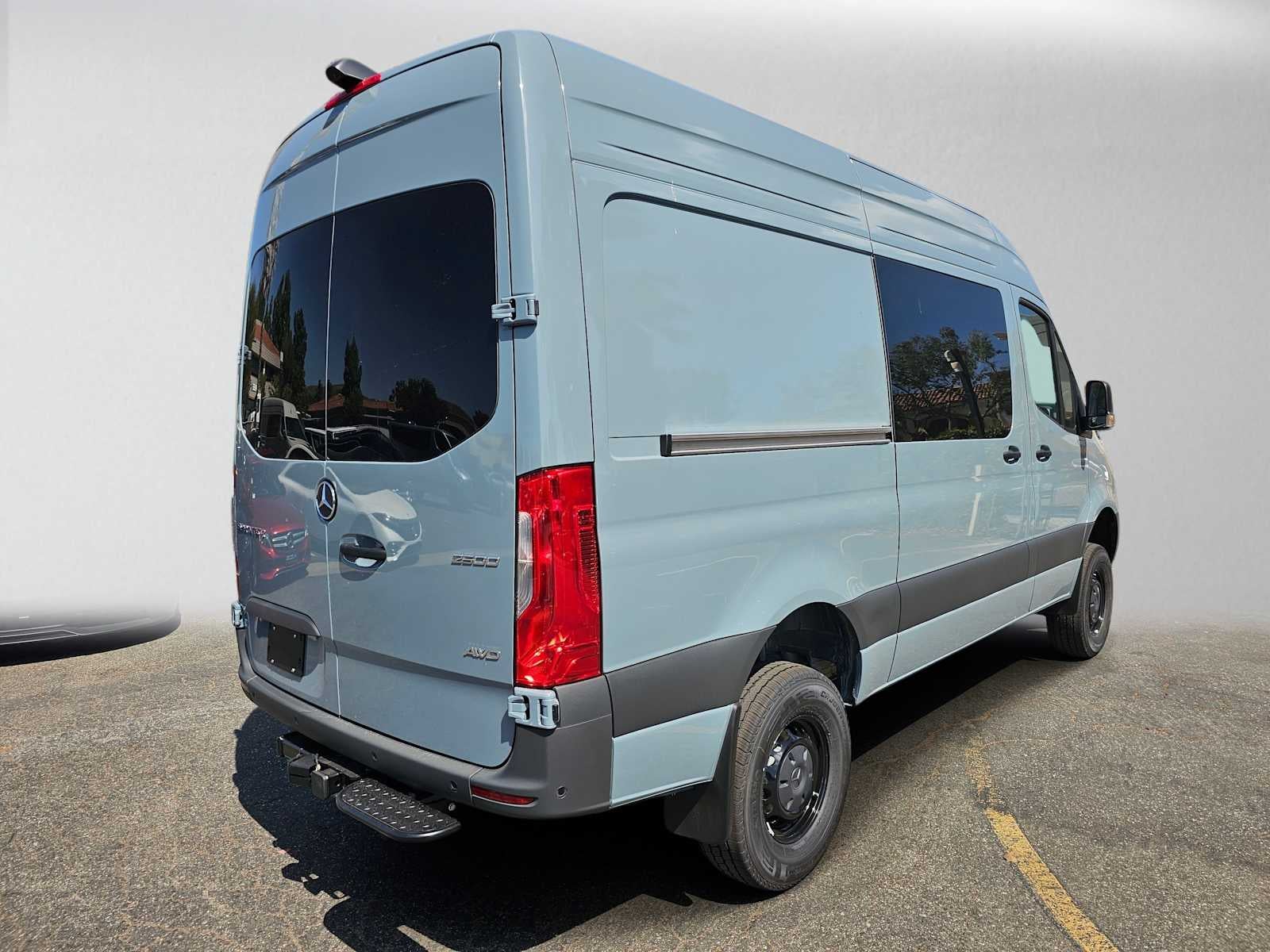 2026 Mercedes-Benz Sprinter Crew 2500 Standard Roof I4 Diesel HO 144 AWD
