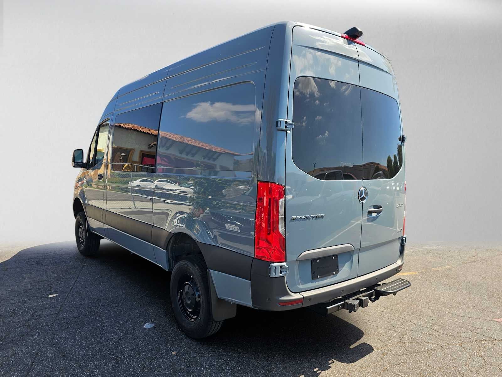 2026 Mercedes-Benz Sprinter Crew 2500 Standard Roof I4 Diesel HO 144 AWD