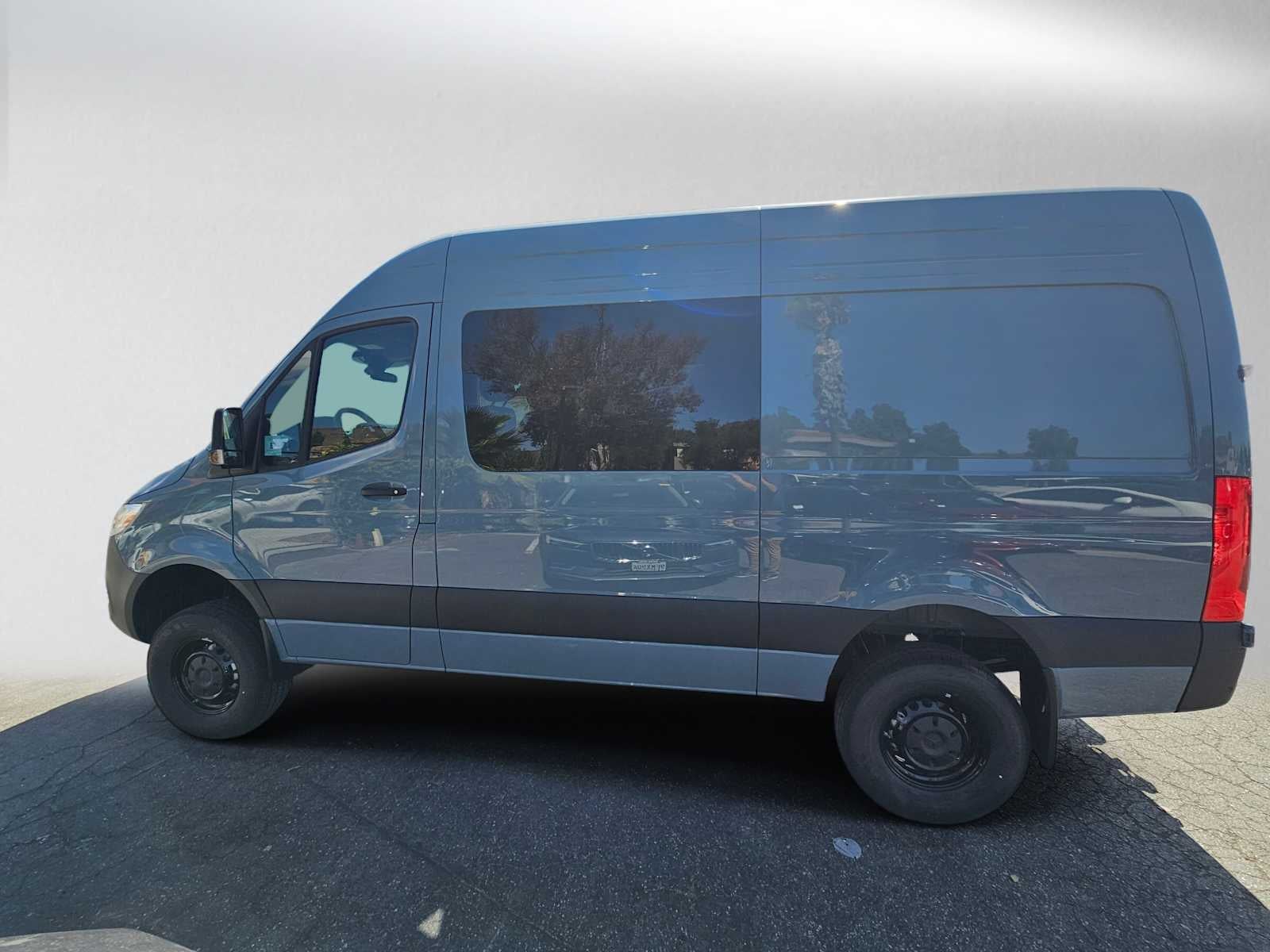2026 Mercedes-Benz Sprinter Crew 2500 Standard Roof I4 Diesel HO 144 AWD
