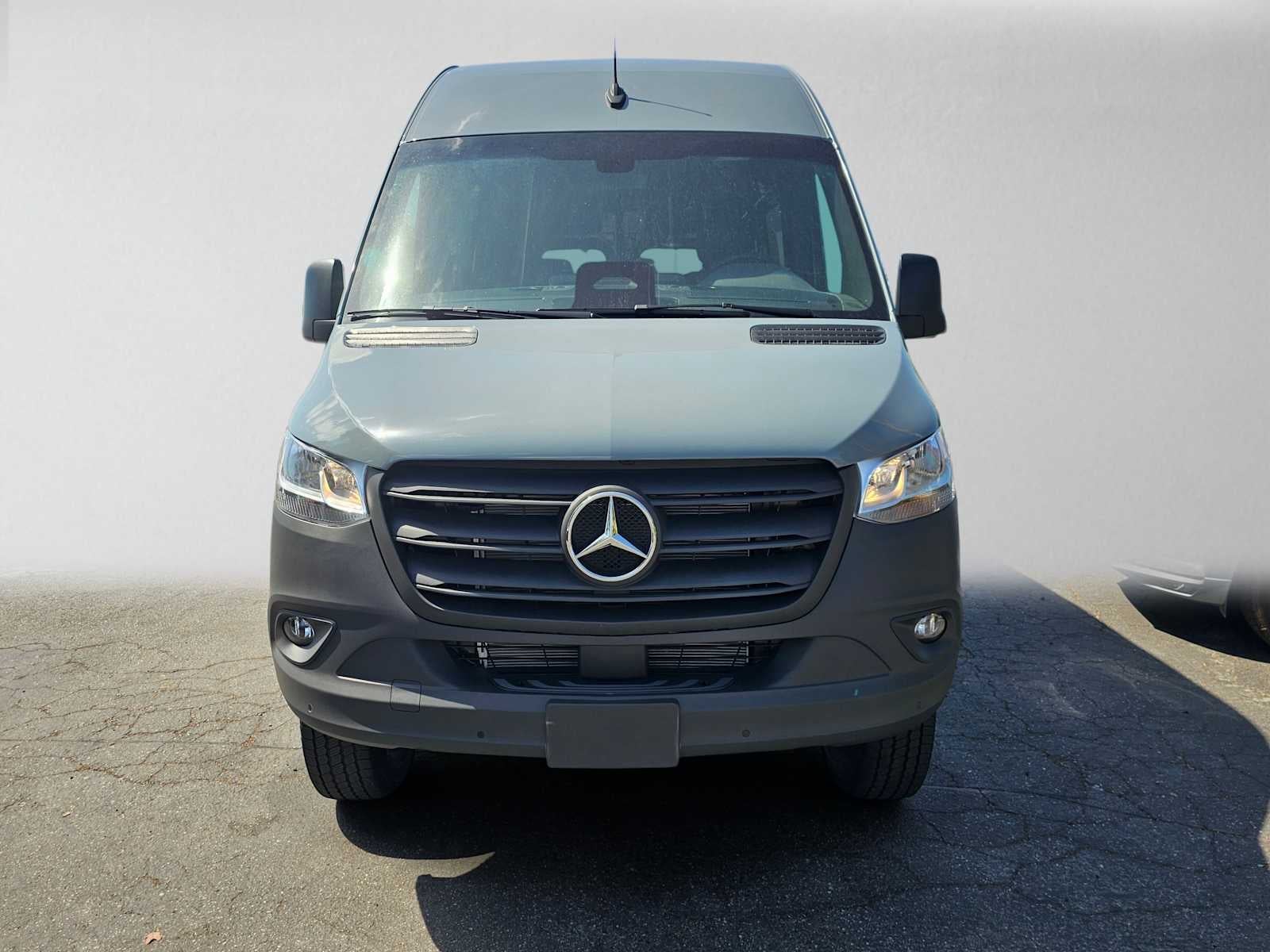 2026 Mercedes-Benz Sprinter Crew 2500 Standard Roof I4 Diesel HO 144 AWD