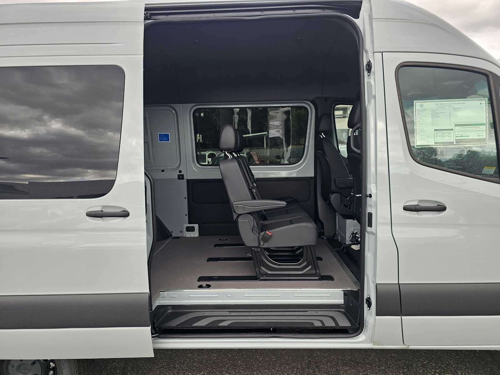 2026 Mercedes-Benz Sprinter Crew 2500 Standard Roof I4 Diesel HO 144 AWD