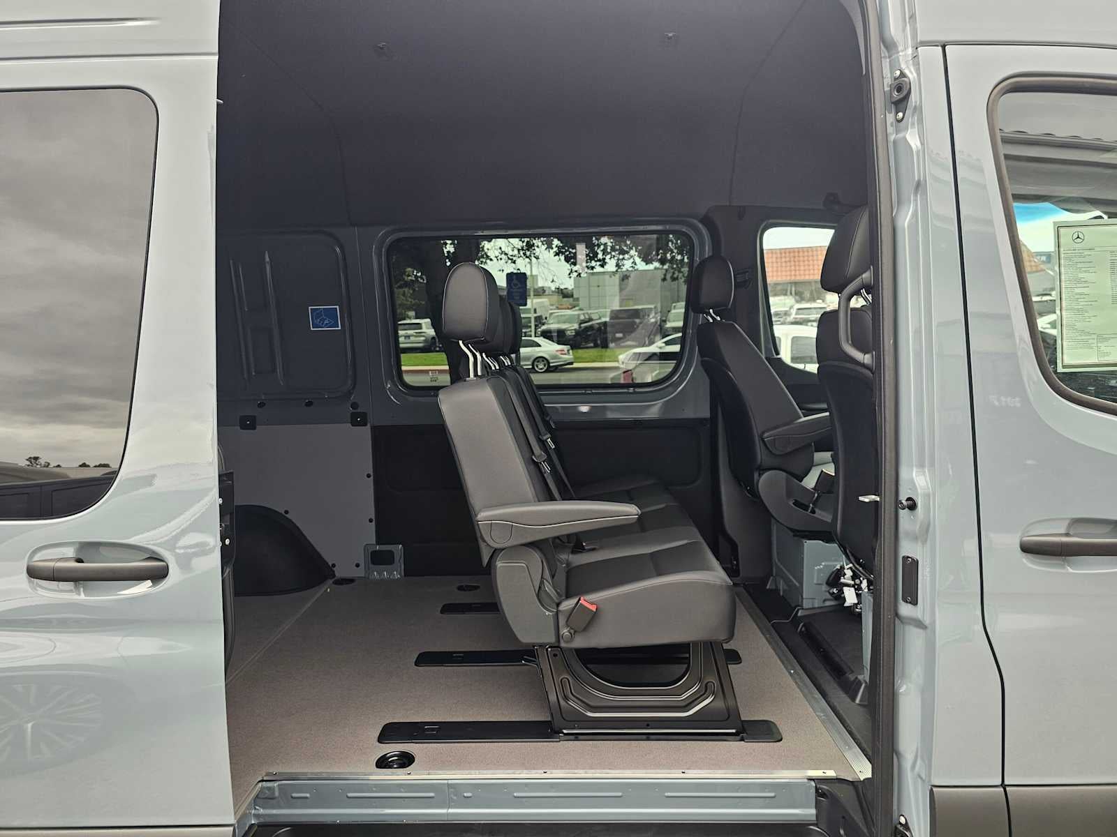 2026 Mercedes-Benz Sprinter Crew 2500 Standard Roof I4 Diesel HO 144 AWD