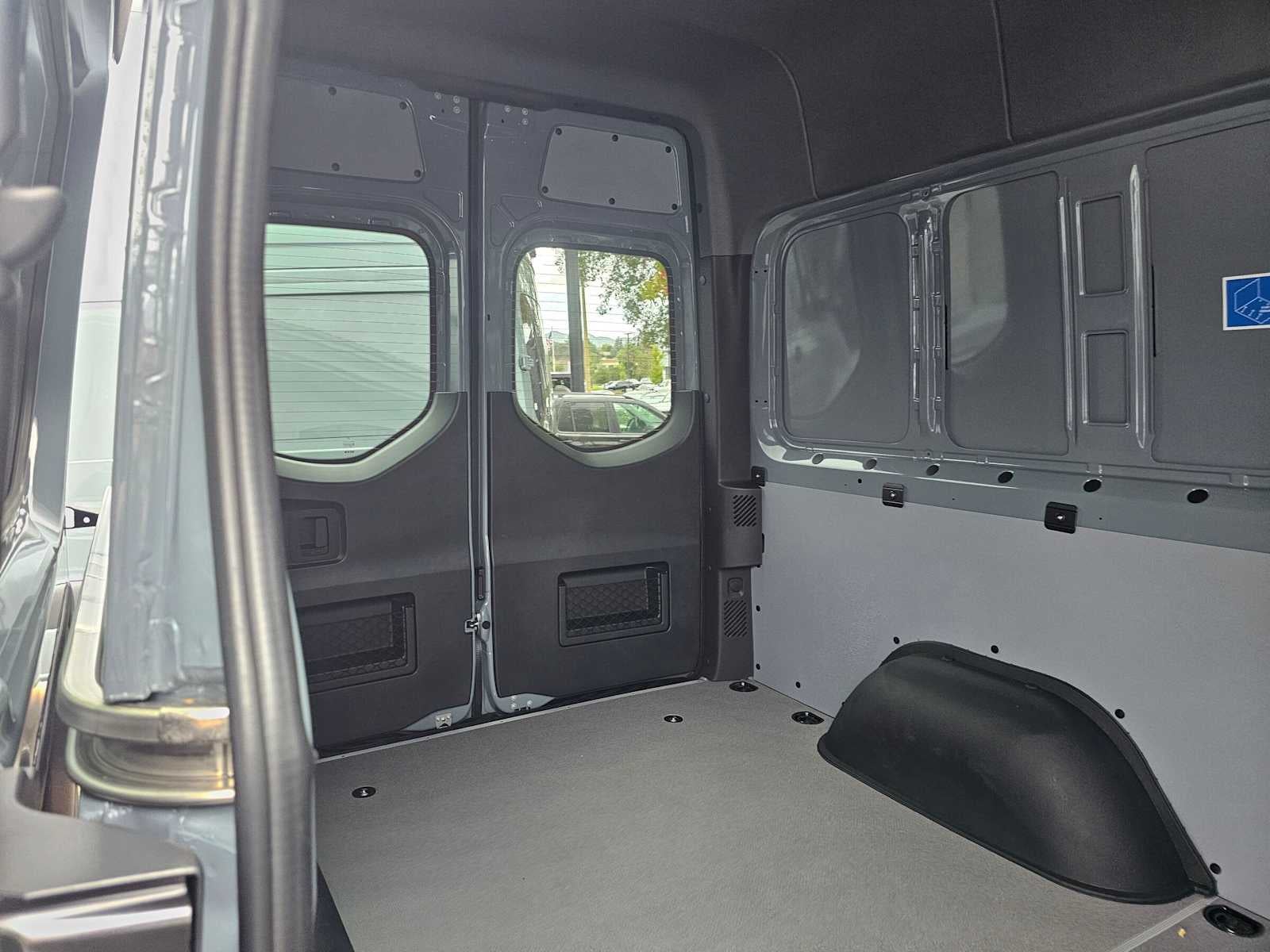 2026 Mercedes-Benz Sprinter Crew 2500 Standard Roof I4 Diesel HO 144 AWD