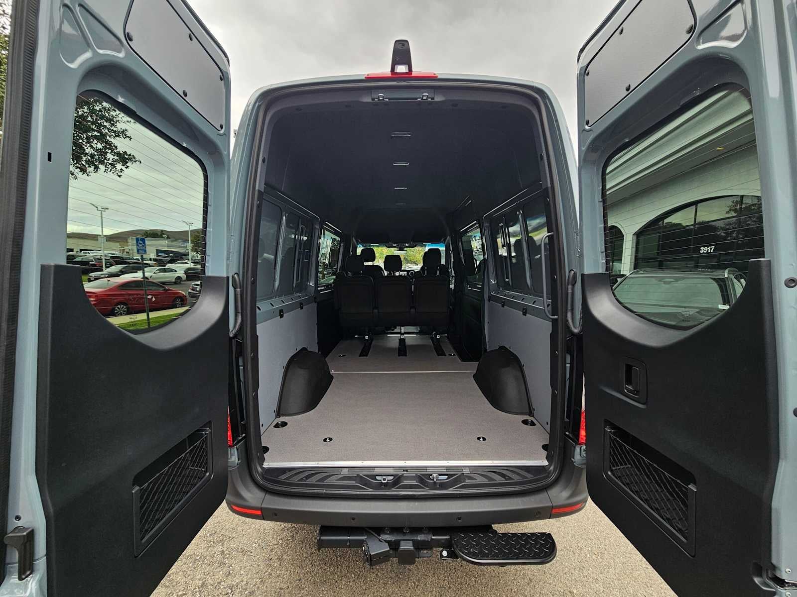2026 Mercedes-Benz Sprinter Crew 2500 Standard Roof I4 Diesel HO 144 AWD