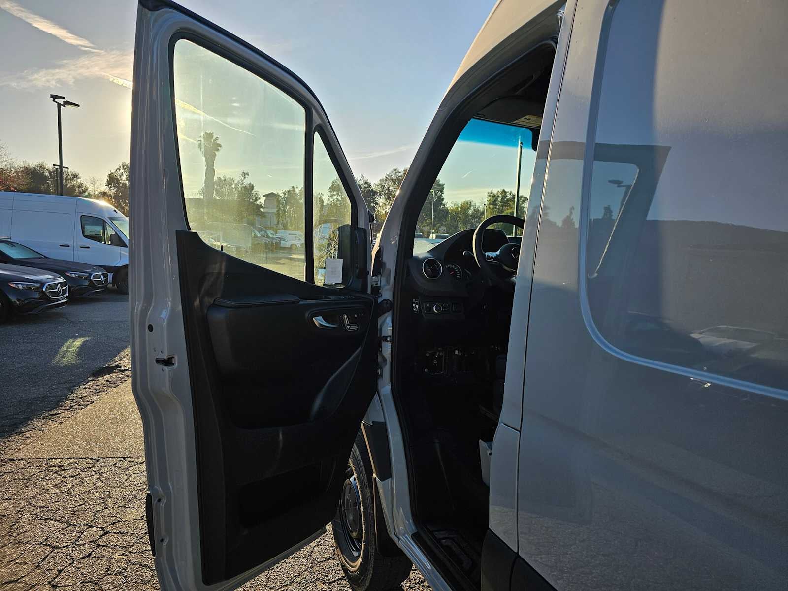 2026 Mercedes-Benz Sprinter 2500 Standard Roof I4 Diesel HO 144 AWD