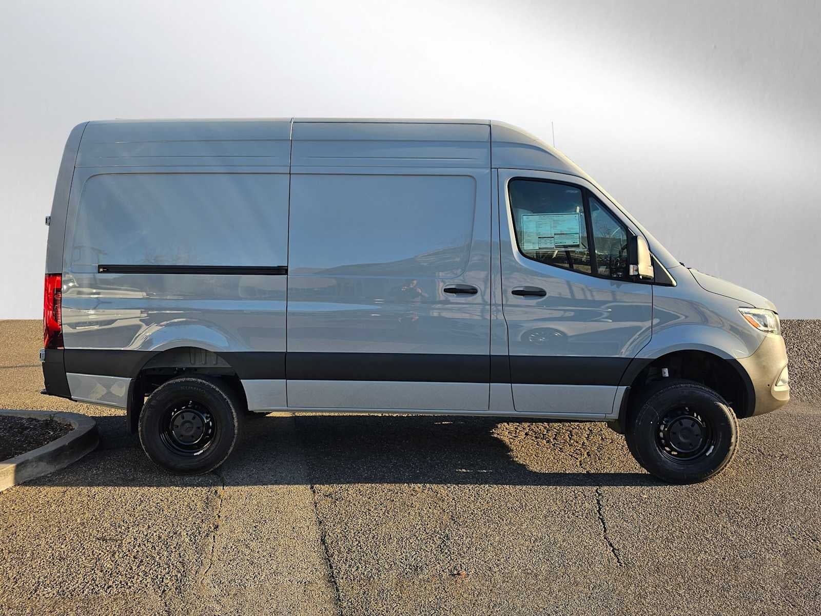 2026 Mercedes-Benz Sprinter 2500 Standard Roof I4 Diesel HO 144 AWD