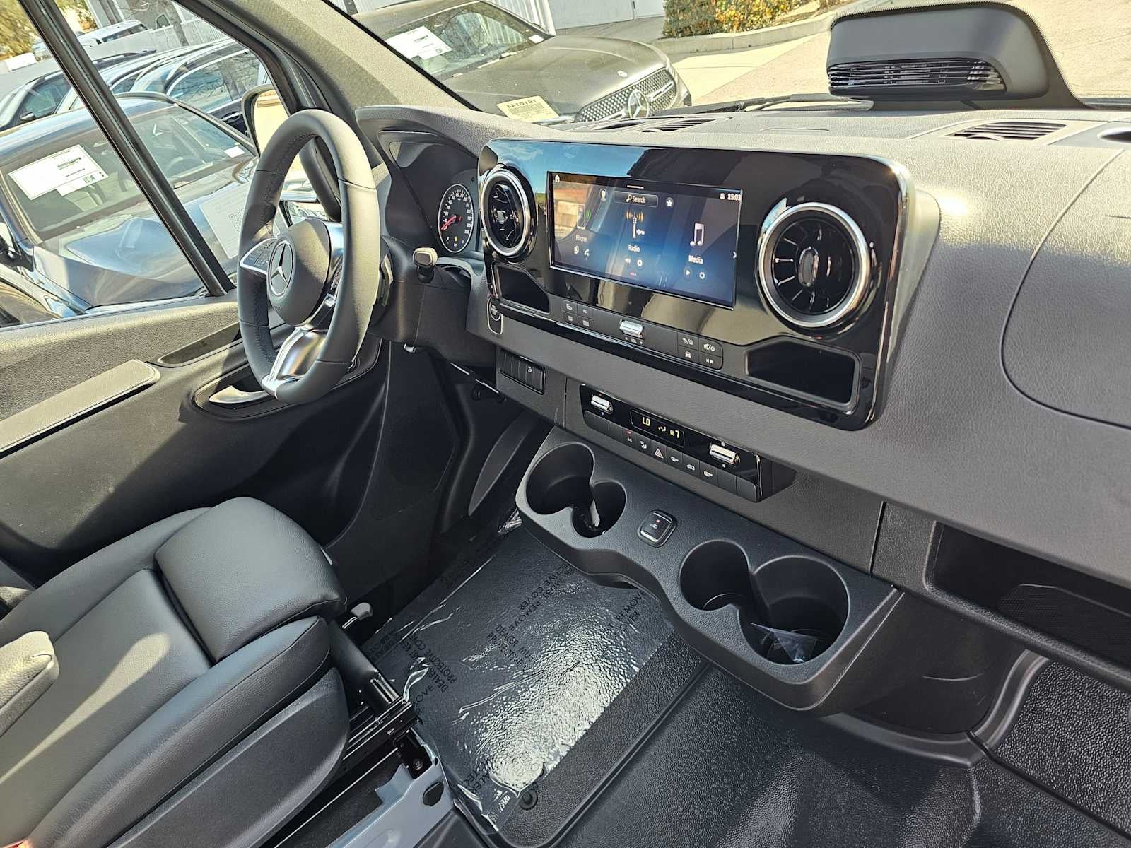 2026 Mercedes-Benz Sprinter 2500 Standard Roof I4 Diesel HO 144 AWD