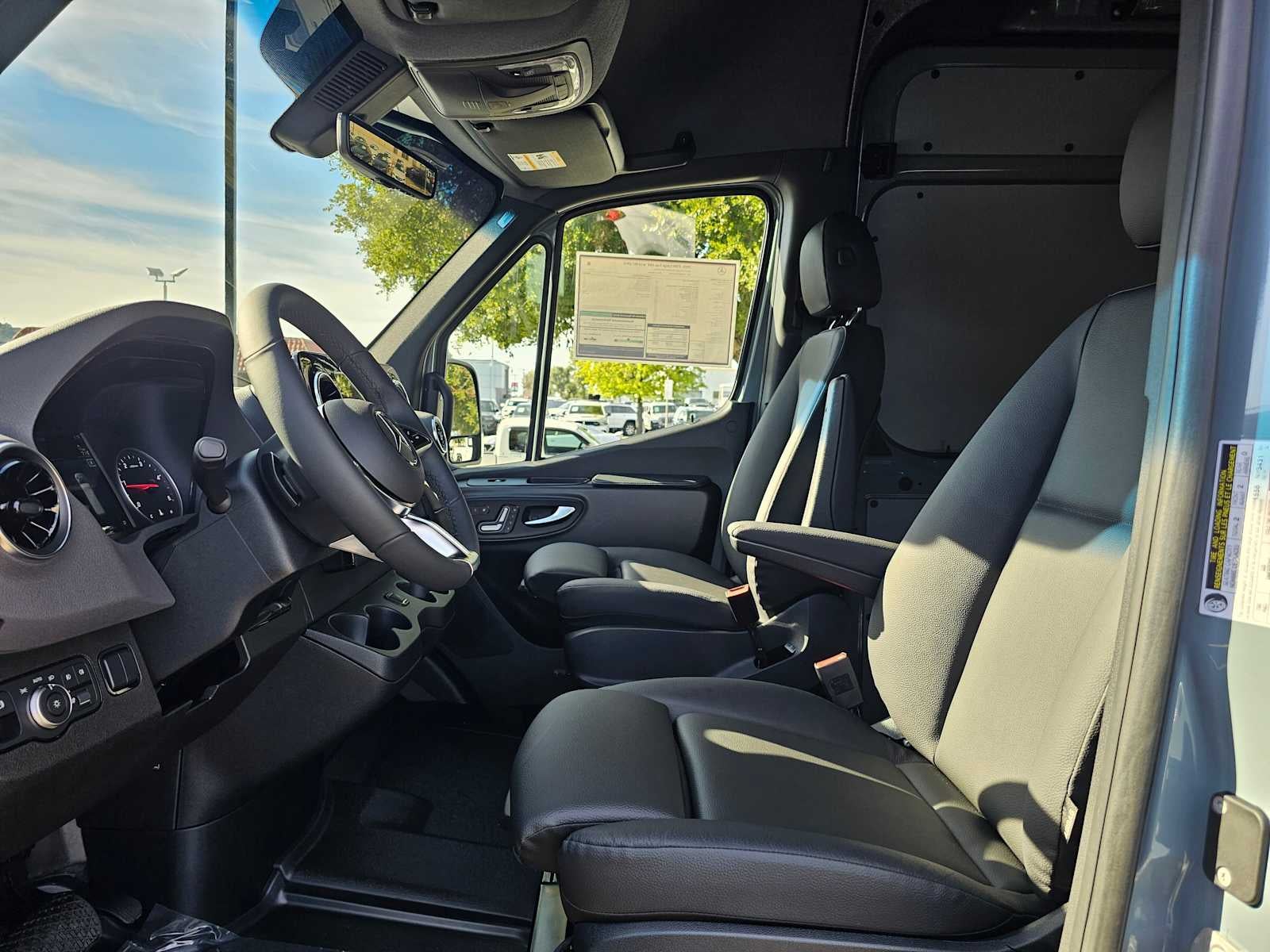 2026 Mercedes-Benz Sprinter 2500 Standard Roof I4 Diesel HO 144 AWD