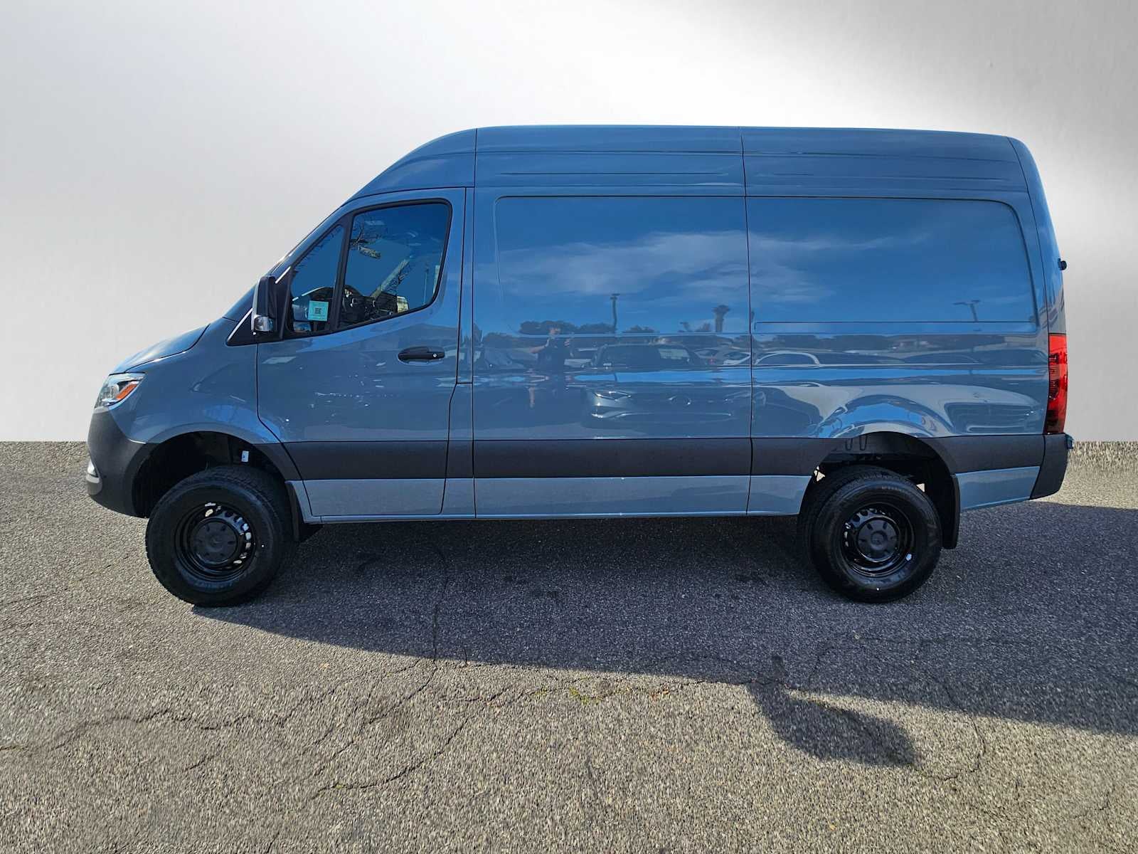2026 Mercedes-Benz Sprinter 2500 Standard Roof I4 Diesel HO 144 AWD