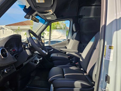 2026 Mercedes-Benz Sprinter 2500 Standard Roof I4 Diesel HO 144 AWD