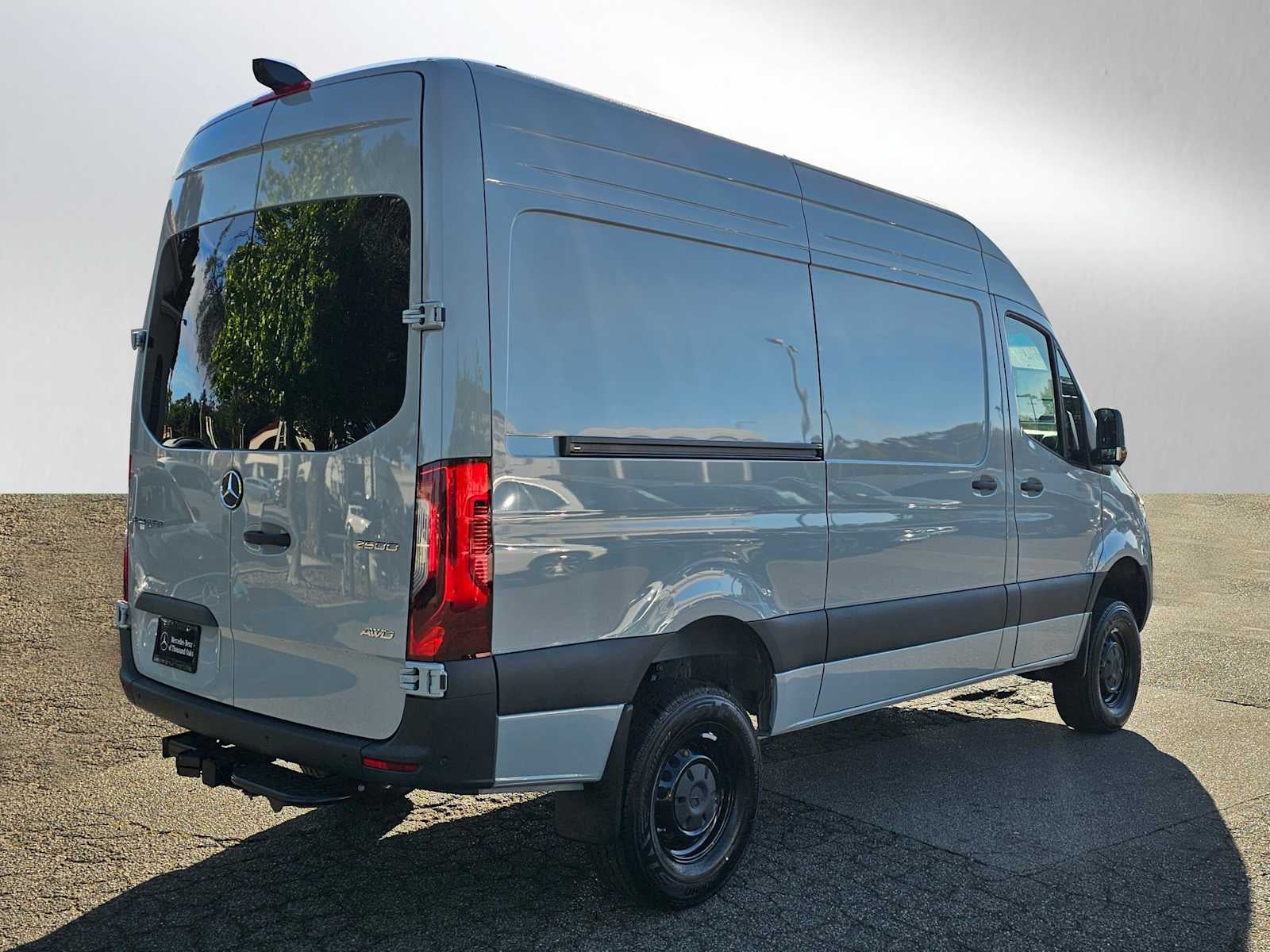 2026 Mercedes-Benz Sprinter 2500 Standard Roof I4 Diesel HO 144 AWD