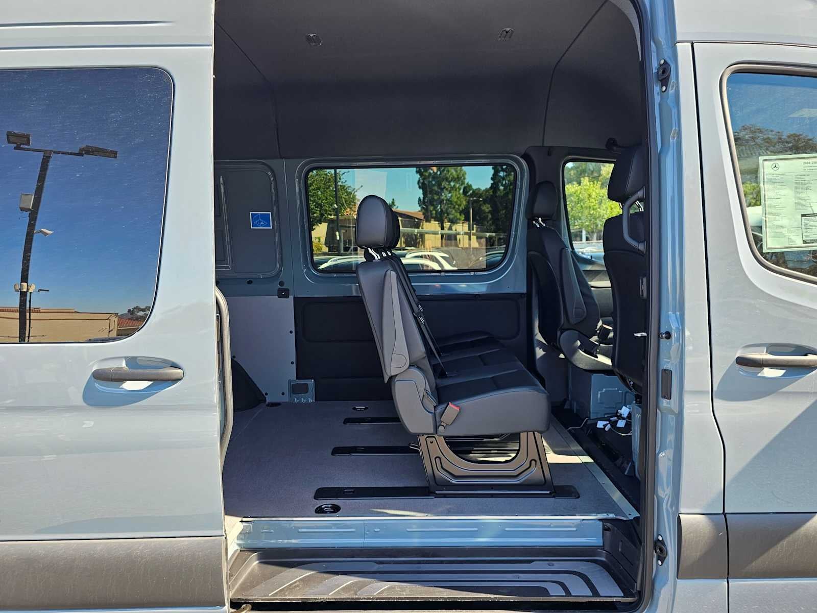 2026 Mercedes-Benz Sprinter Crew 2500 Standard Roof I4 Diesel HO 144 AWD