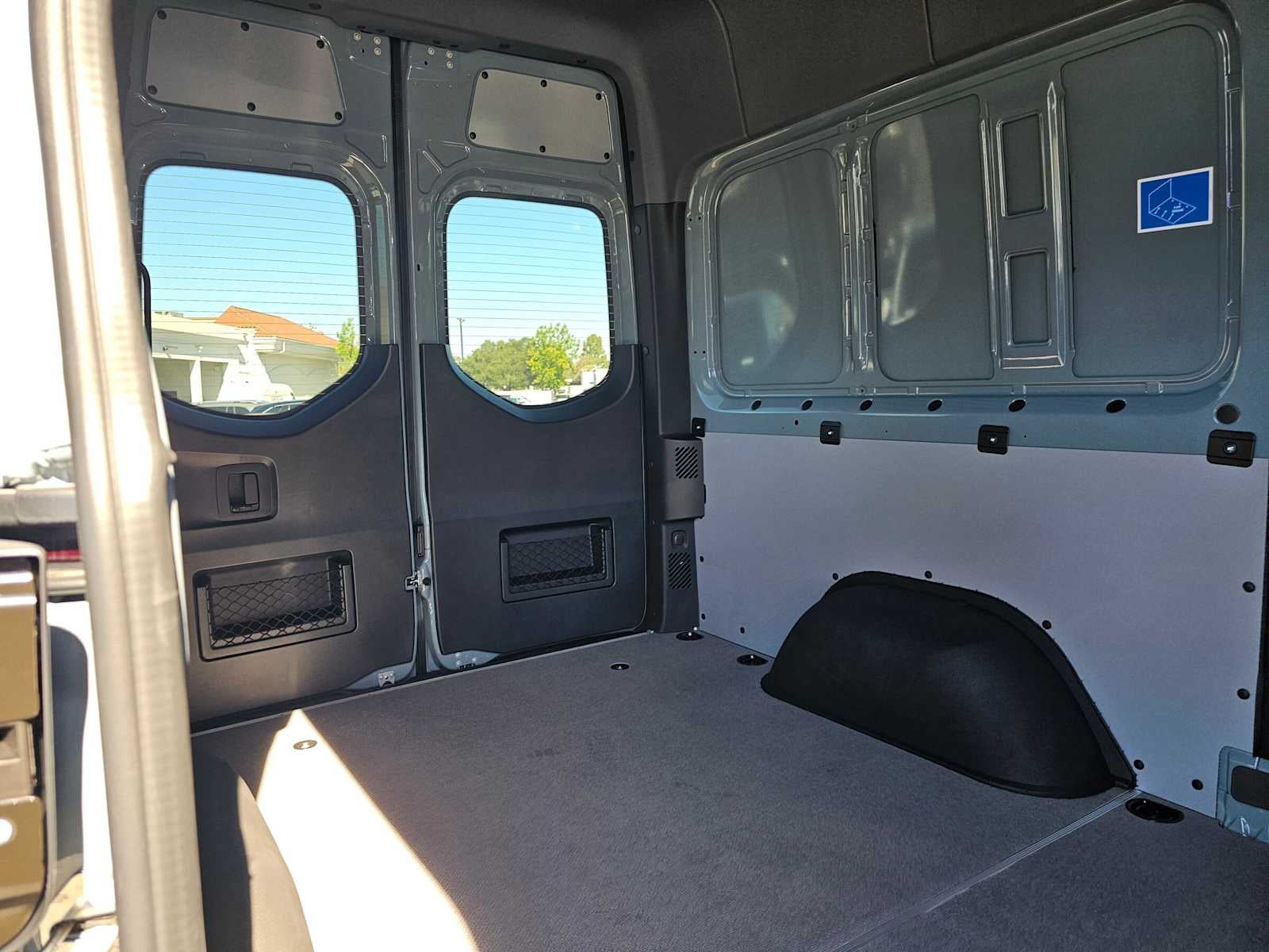 2026 Mercedes-Benz Sprinter Crew 2500 Standard Roof I4 Diesel HO 144 AWD