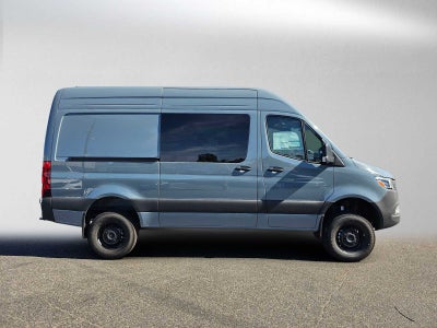 2026 Mercedes-Benz Sprinter Crew 2500 Standard Roof I4 Diesel HO 144 AWD