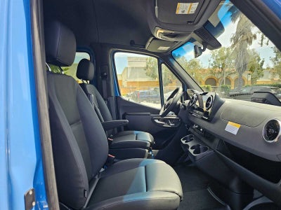 2026 Mercedes-Benz Sprinter Crew 2500 Standard Roof I4 Diesel HO 144 AWD