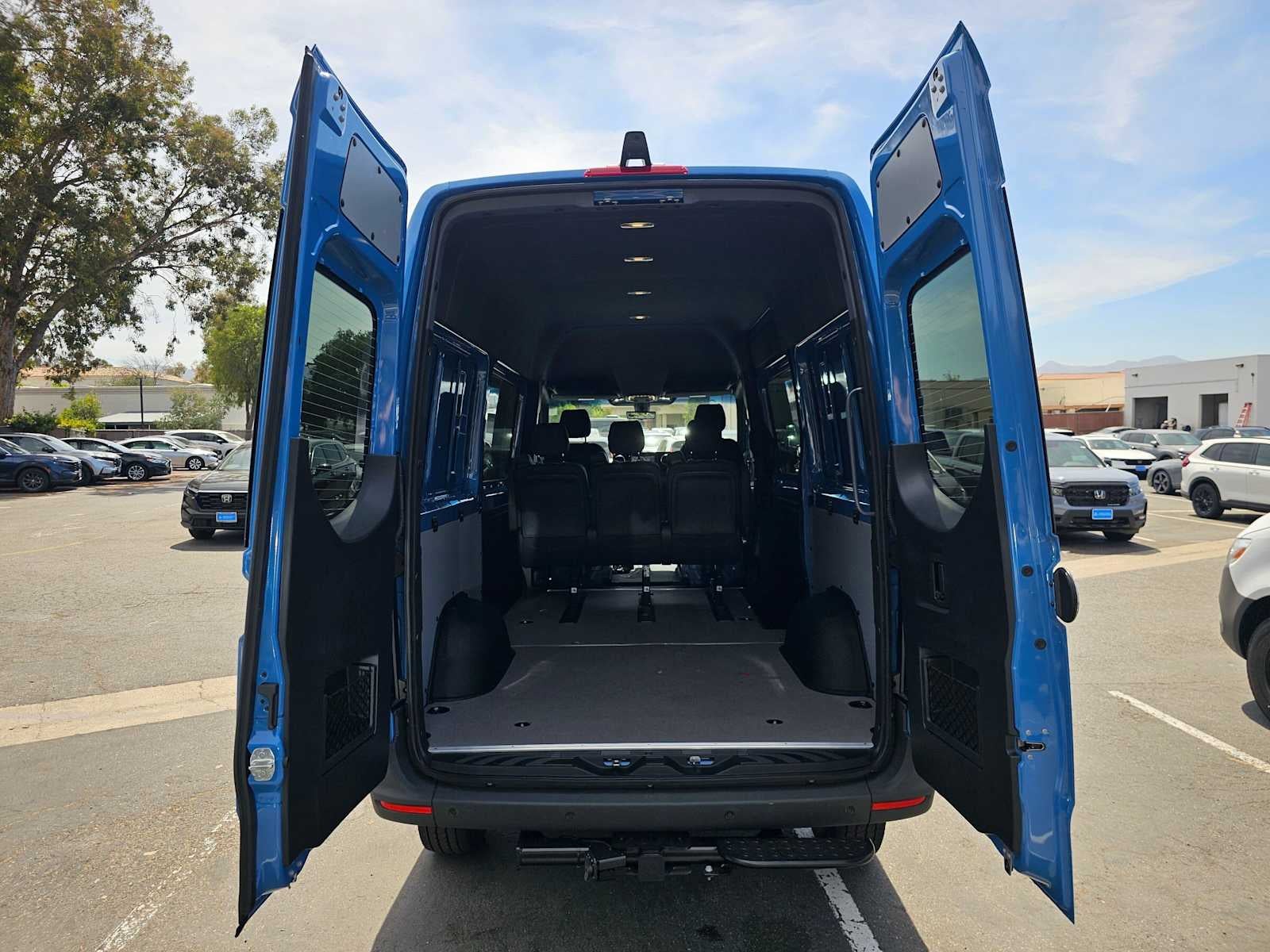 2026 Mercedes-Benz Sprinter Crew 2500 Standard Roof I4 Diesel HO 144 AWD