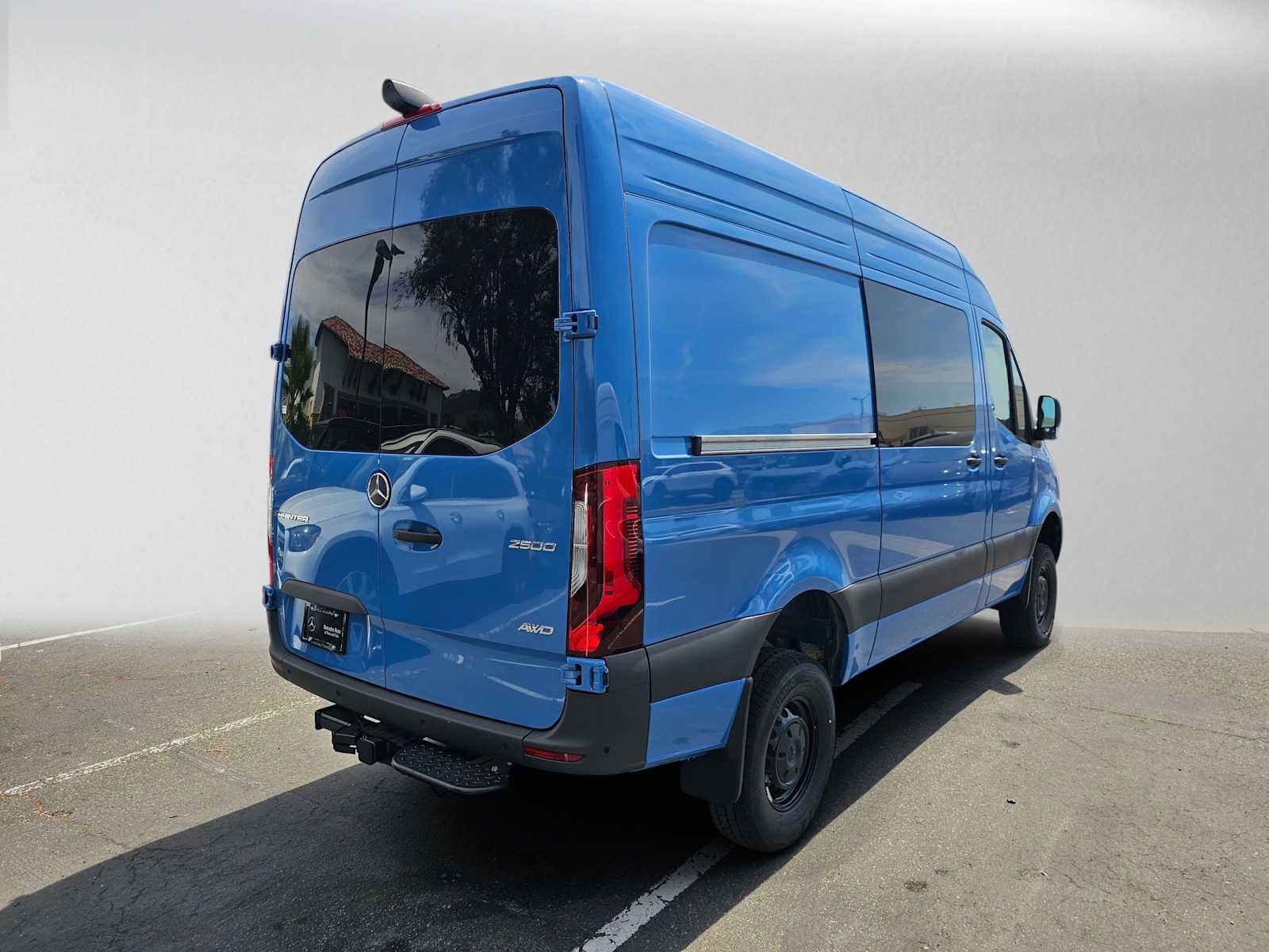 2026 Mercedes-Benz Sprinter Crew 2500 Standard Roof I4 Diesel HO 144 AWD