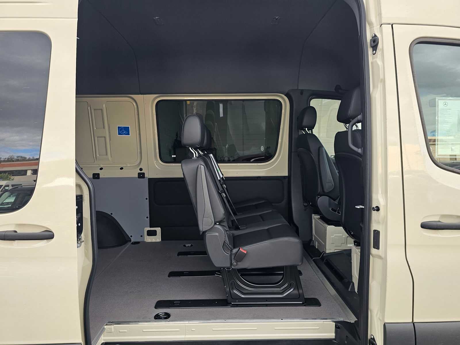 2026 Mercedes-Benz Sprinter Crew 2500 Standard Roof I4 Diesel HO 144 AWD