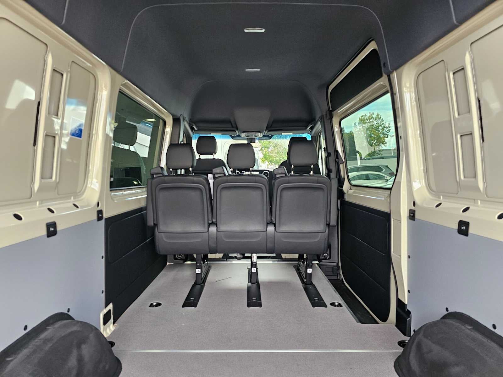 2026 Mercedes-Benz Sprinter Crew 2500 Standard Roof I4 Diesel HO 144 AWD