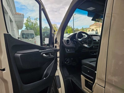 2026 Mercedes-Benz Sprinter Crew 2500 Standard Roof I4 Diesel HO 144 AWD