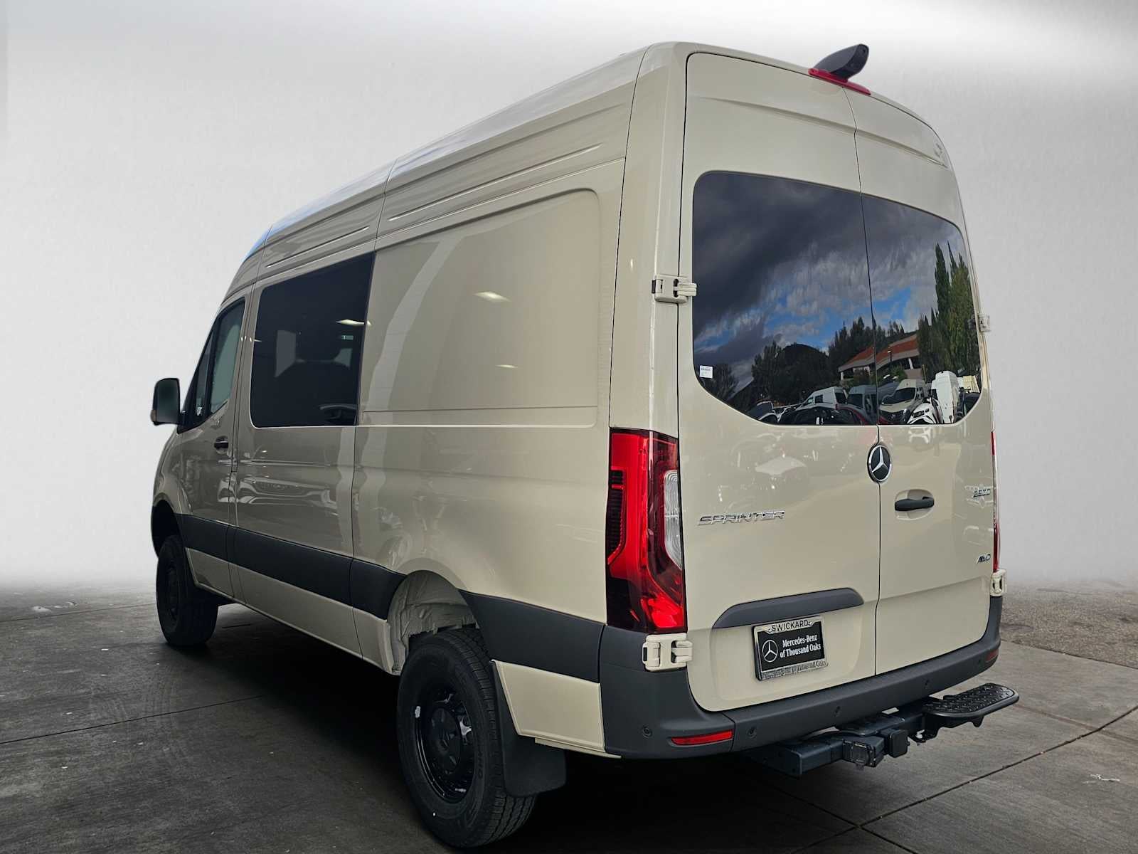 2026 Mercedes-Benz Sprinter Crew 2500 Standard Roof I4 Diesel HO 144 AWD