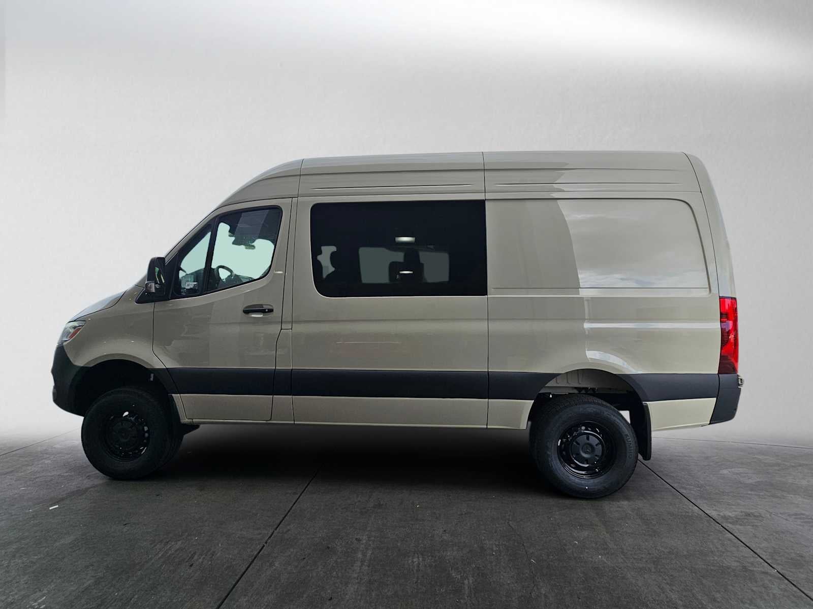 2026 Mercedes-Benz Sprinter Crew 2500 Standard Roof I4 Diesel HO 144 AWD