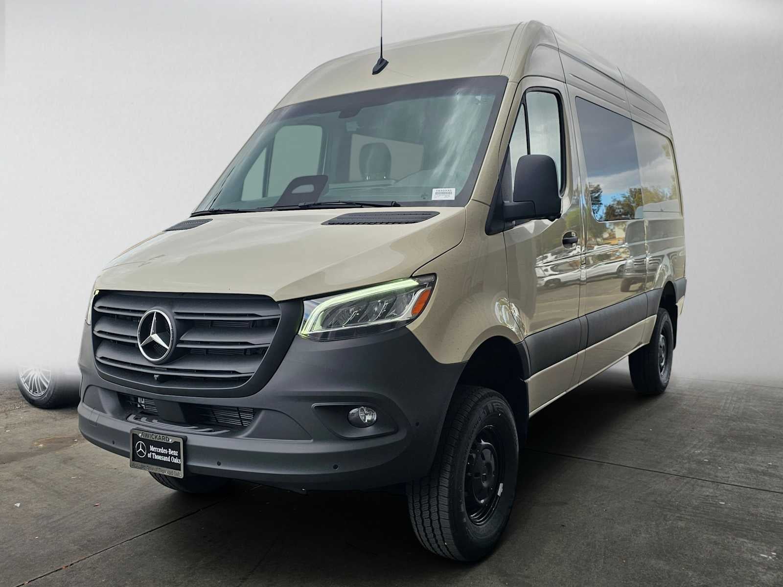 2026 Mercedes-Benz Sprinter Crew 2500 Standard Roof I4 Diesel HO 144 AWD