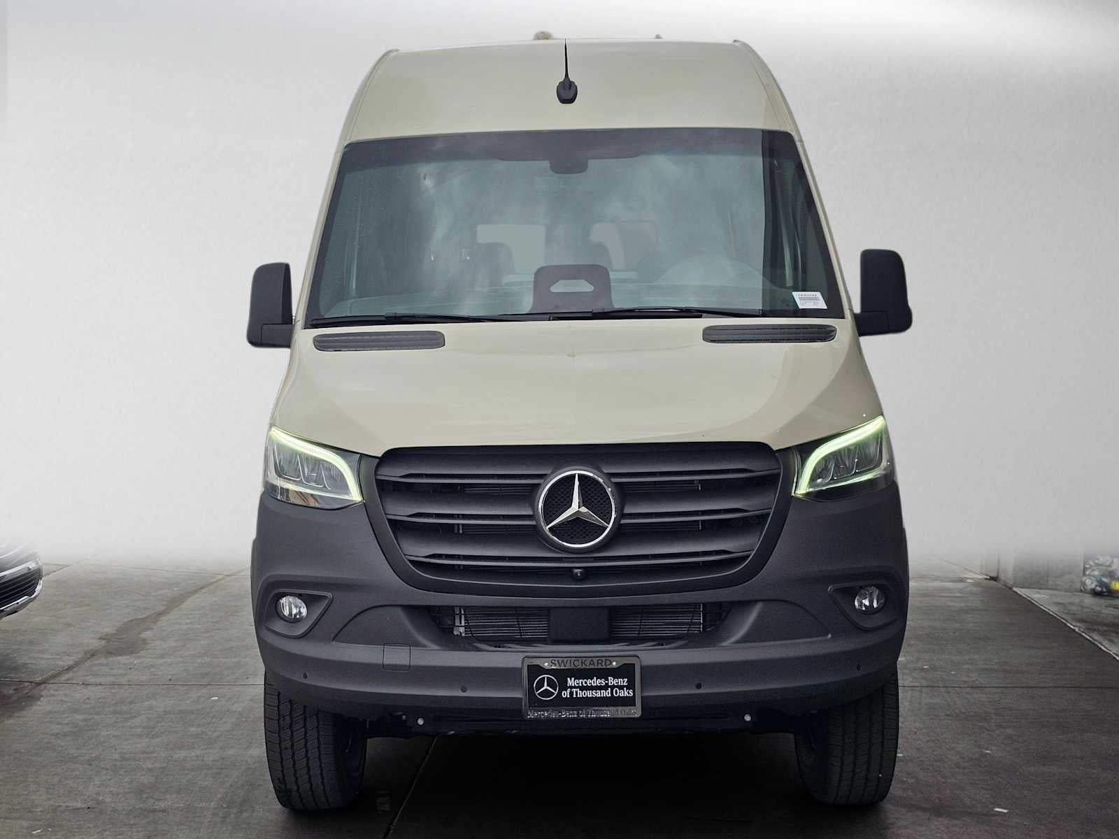 2026 Mercedes-Benz Sprinter Crew 2500 Standard Roof I4 Diesel HO 144 AWD